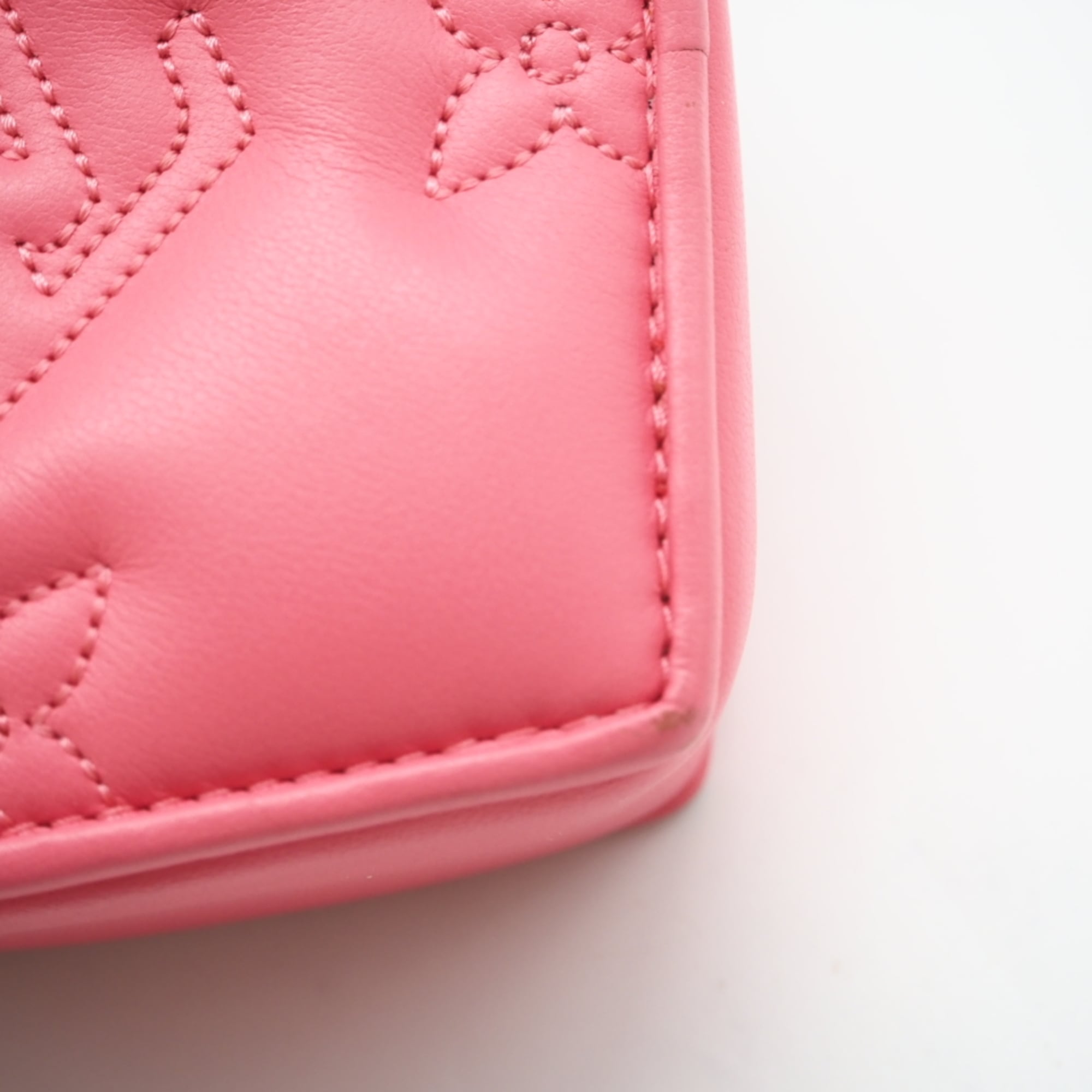 Louis Vuitton Pink Leather Shoulder Bag (Pre-Owned)