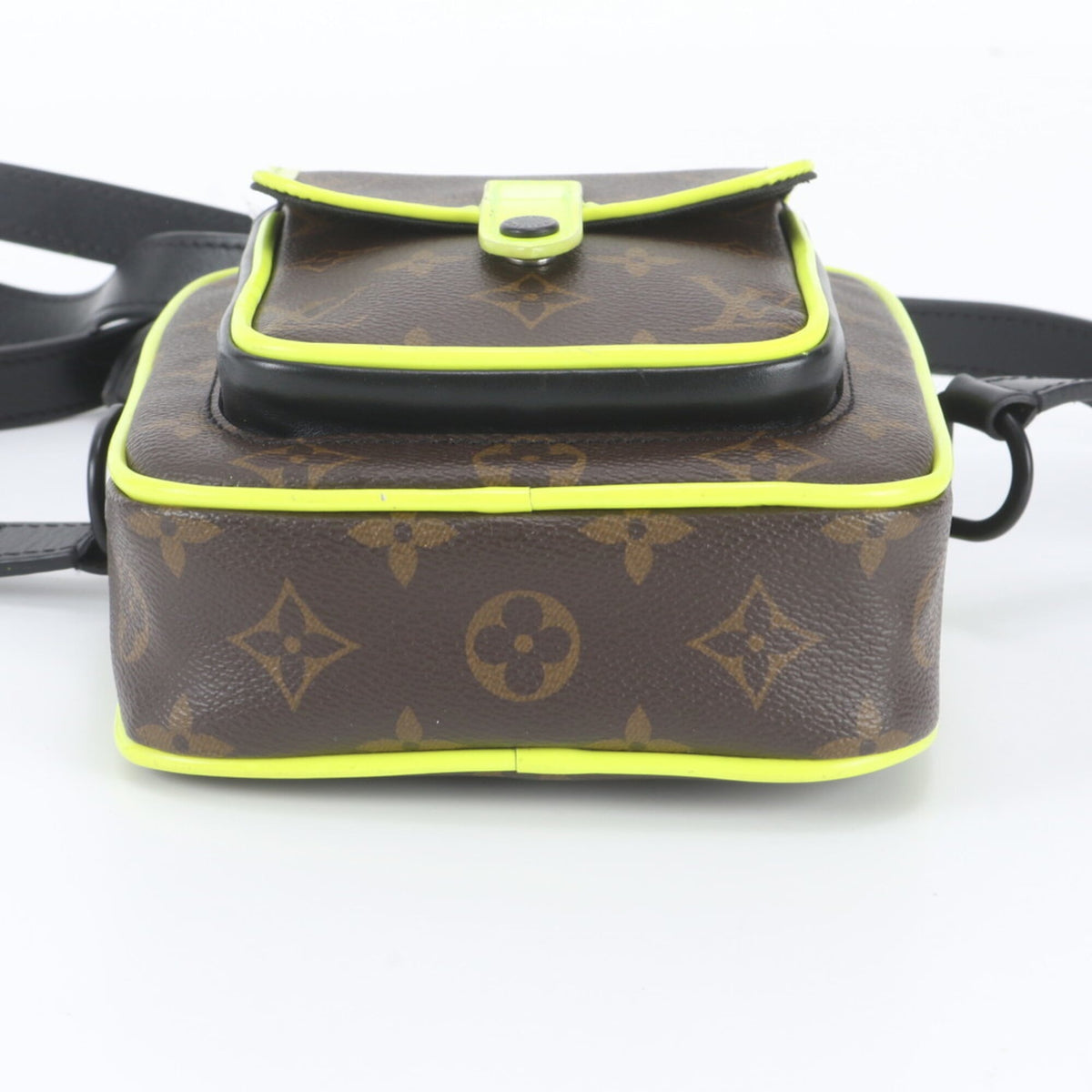 Louis Vuitton Brown Leather Coated Canvas Shoulder Bag (Pre-Owned)