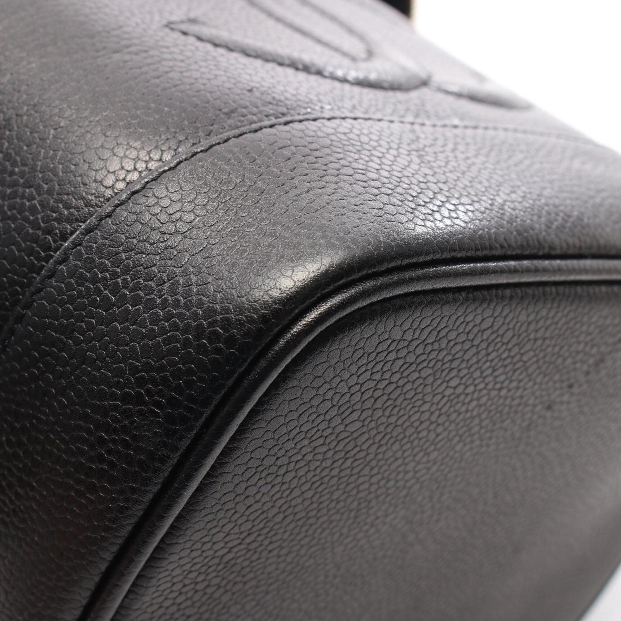 Chanel Black Grained Calfskin Handbag (Pre-Owned)