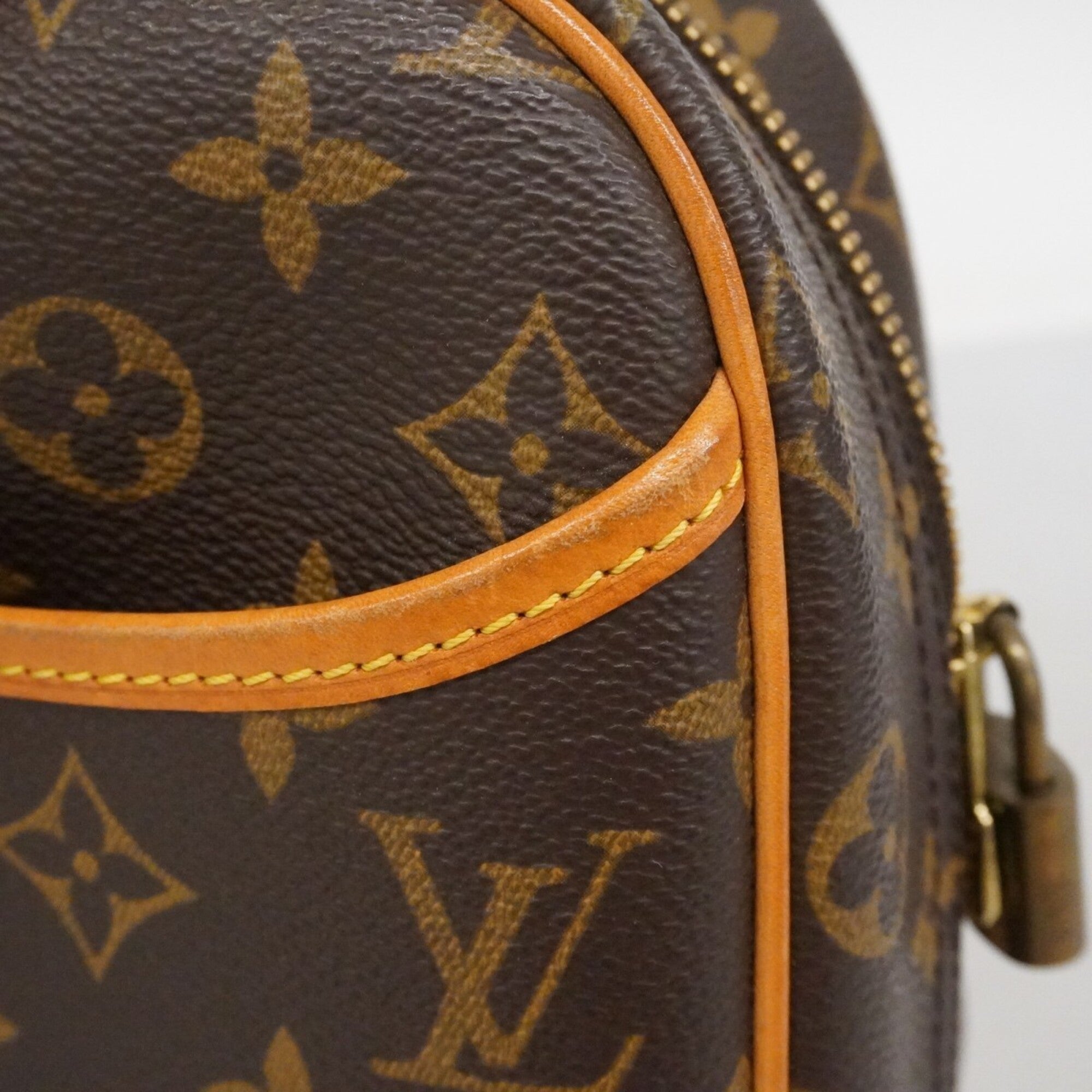 Louis Vuitton Brown Handbag (Pre-Owned)