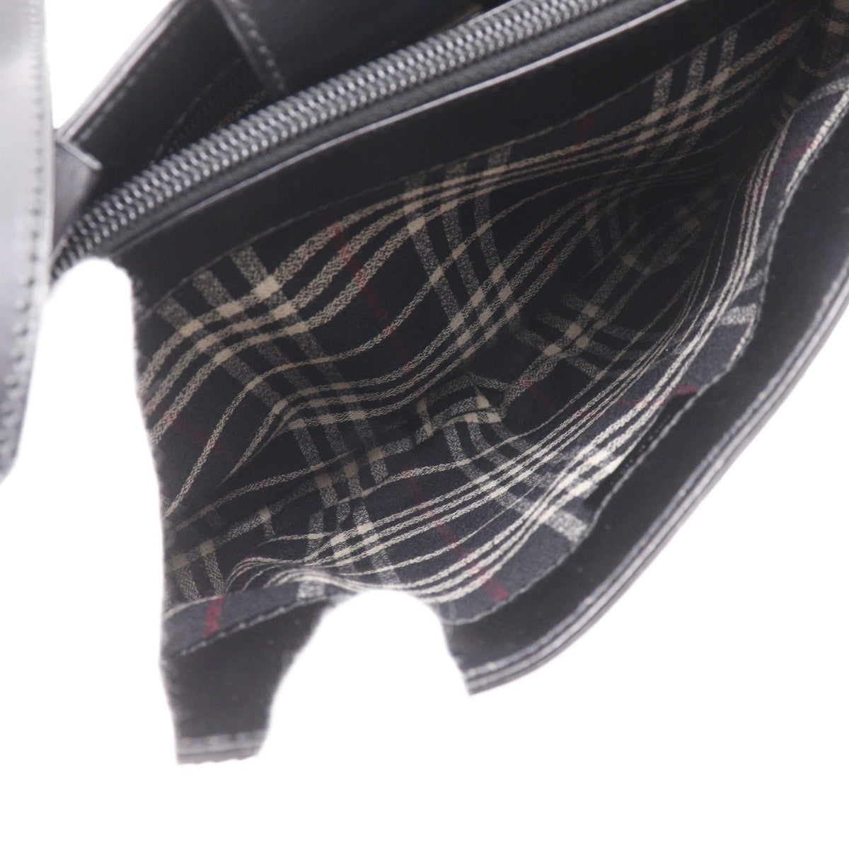 Burberry Black Leather Shoulder Bag (Pre-Owned)