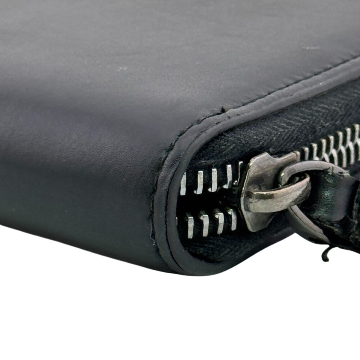 Valentino Garavani Black Leather Long Wallet (Bi-Fold) (Pre-Owned)