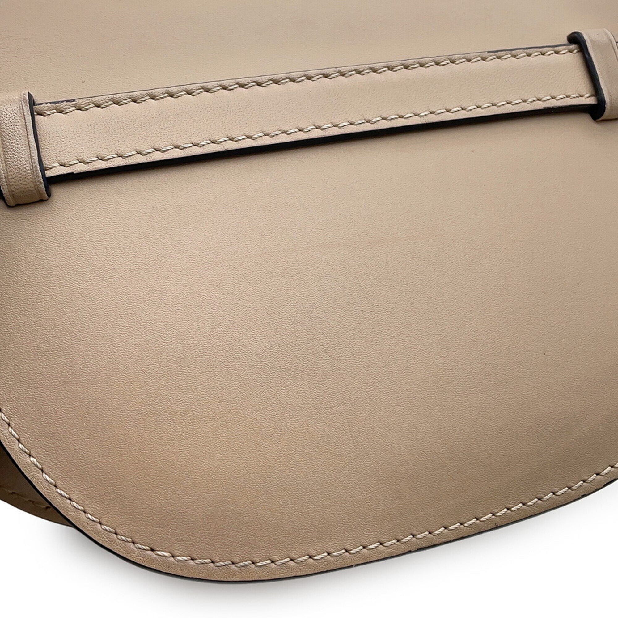 Loewe Sand Leather Shoulder Bag (Pre-Owned)