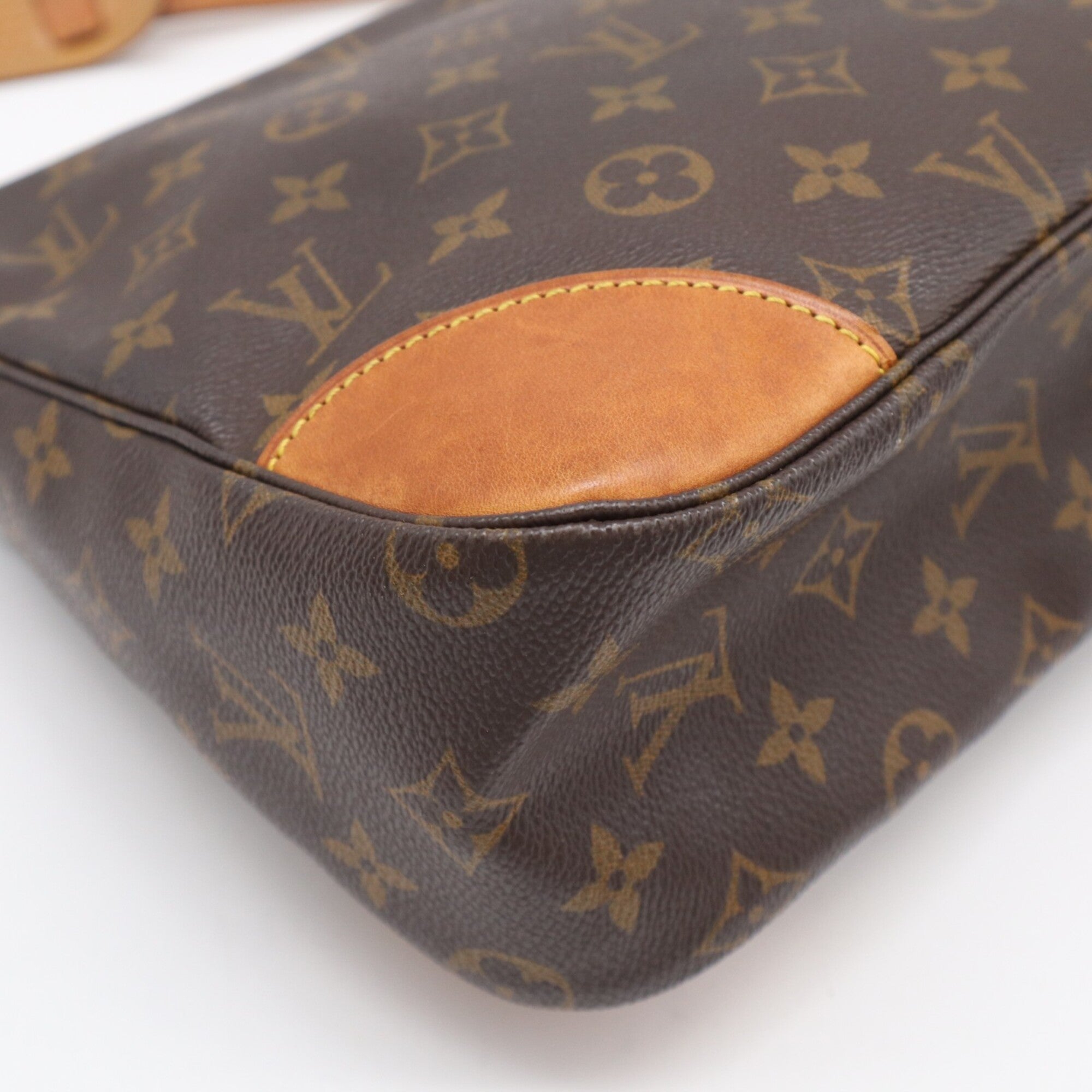 Louis Vuitton Beige Brown Coated Canvas Leather Shoulder Bag (Pre-Owned)