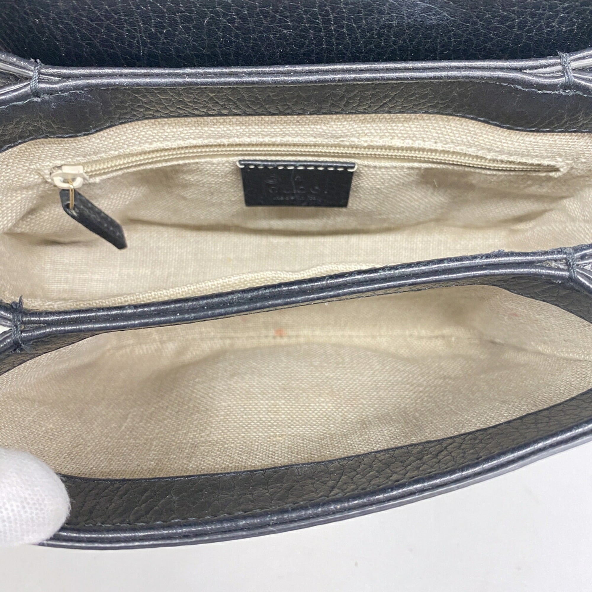 Gucci Black Leather Shoulder Bag (Pre-Owned)