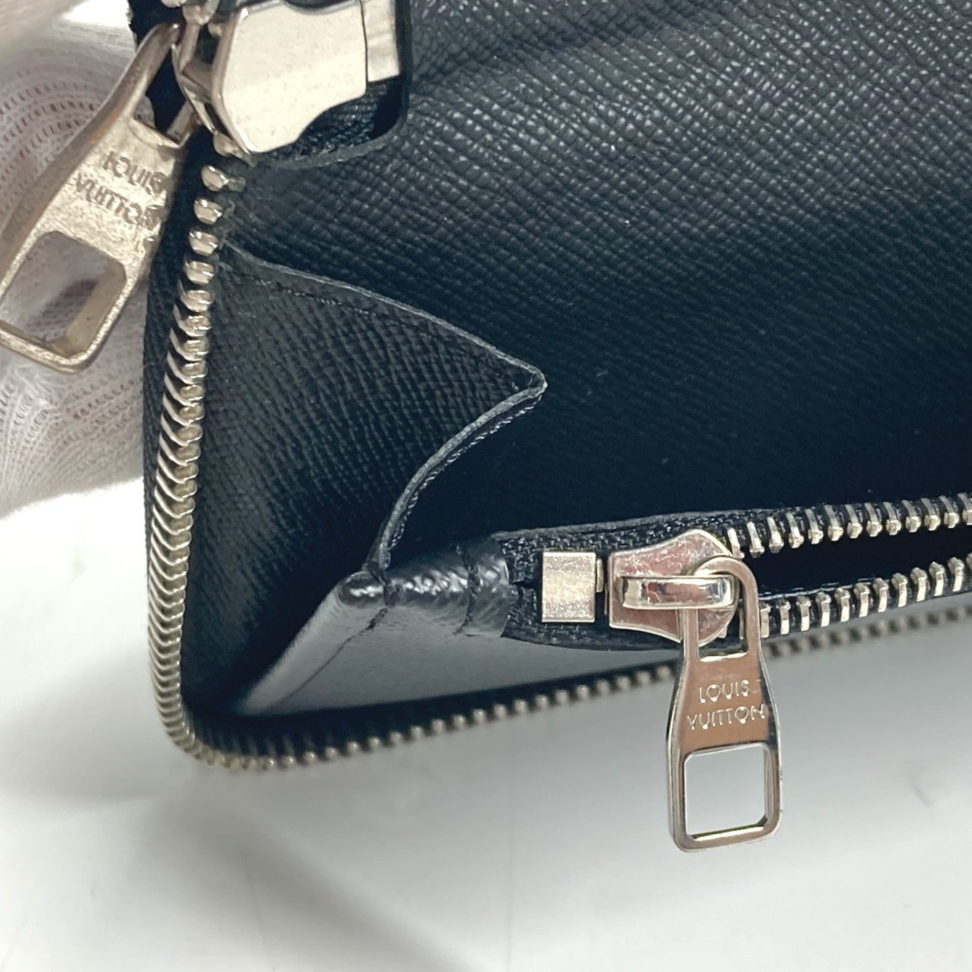 Louis Vuitton Black Damier Graphite Long Wallet (Bi-Fold) (Pre-Owned)