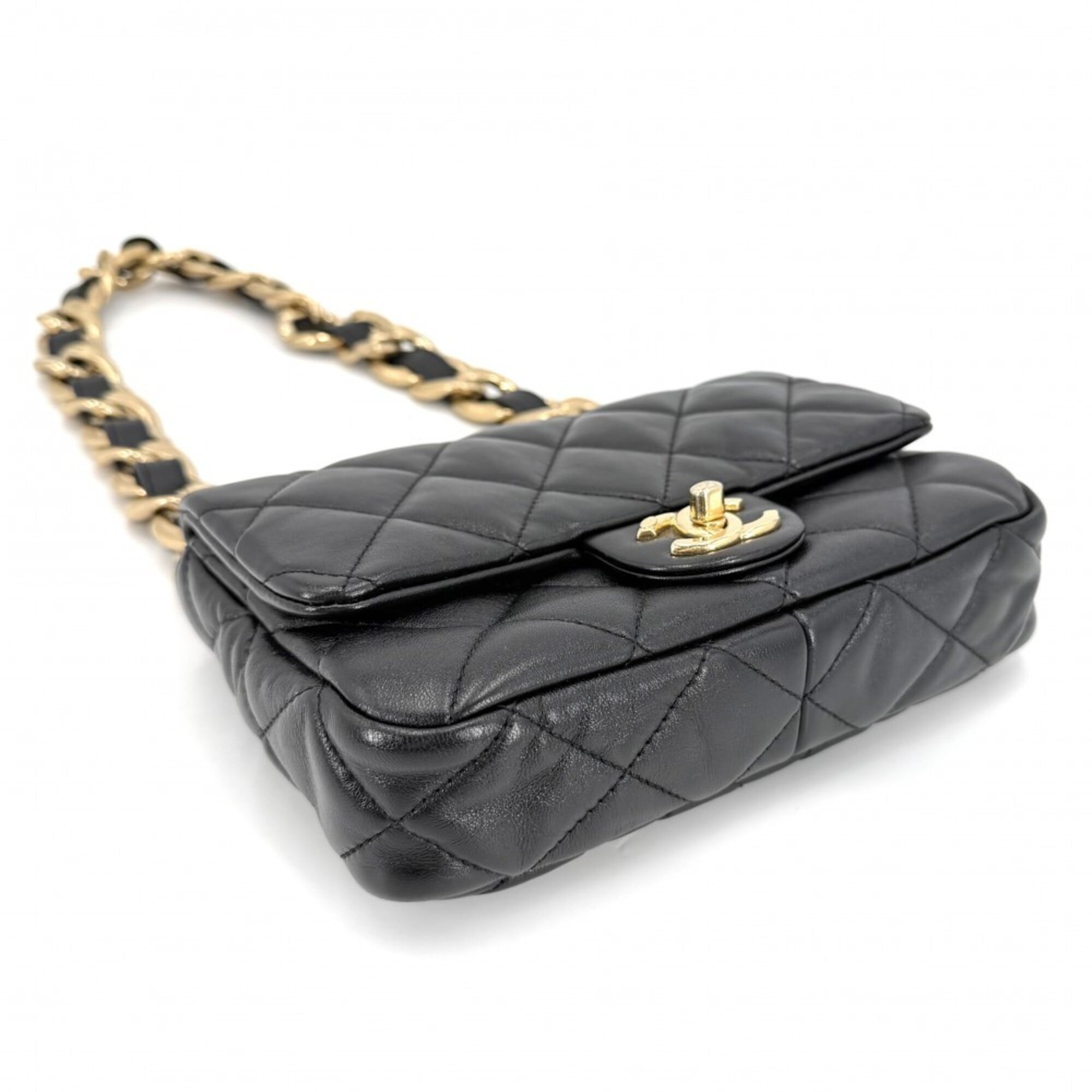 Chanel Matelasse Black Leather Pochette Shoulder Bag (Pre-Owned)
