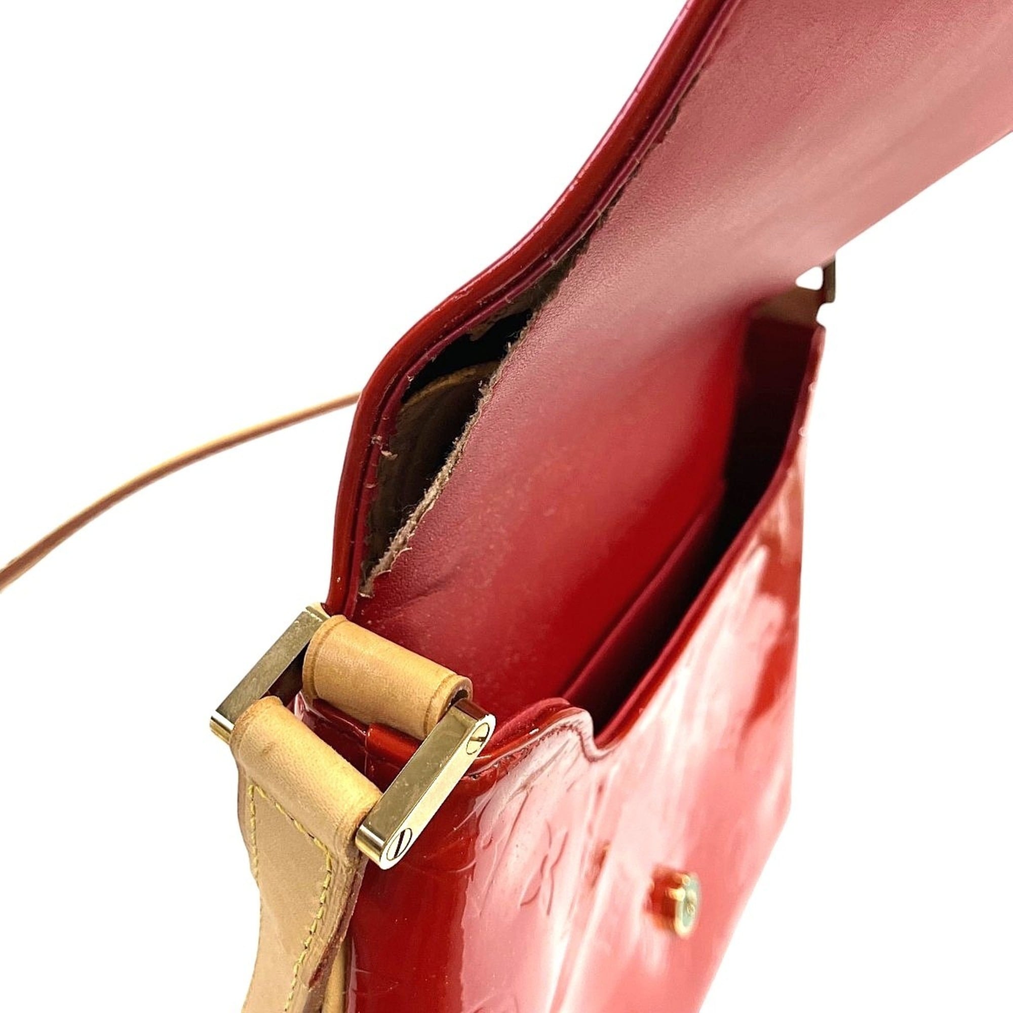 Louis Vuitton Vernis Red Color Patent Leather Shoulder Bag (Pre-Owned)
