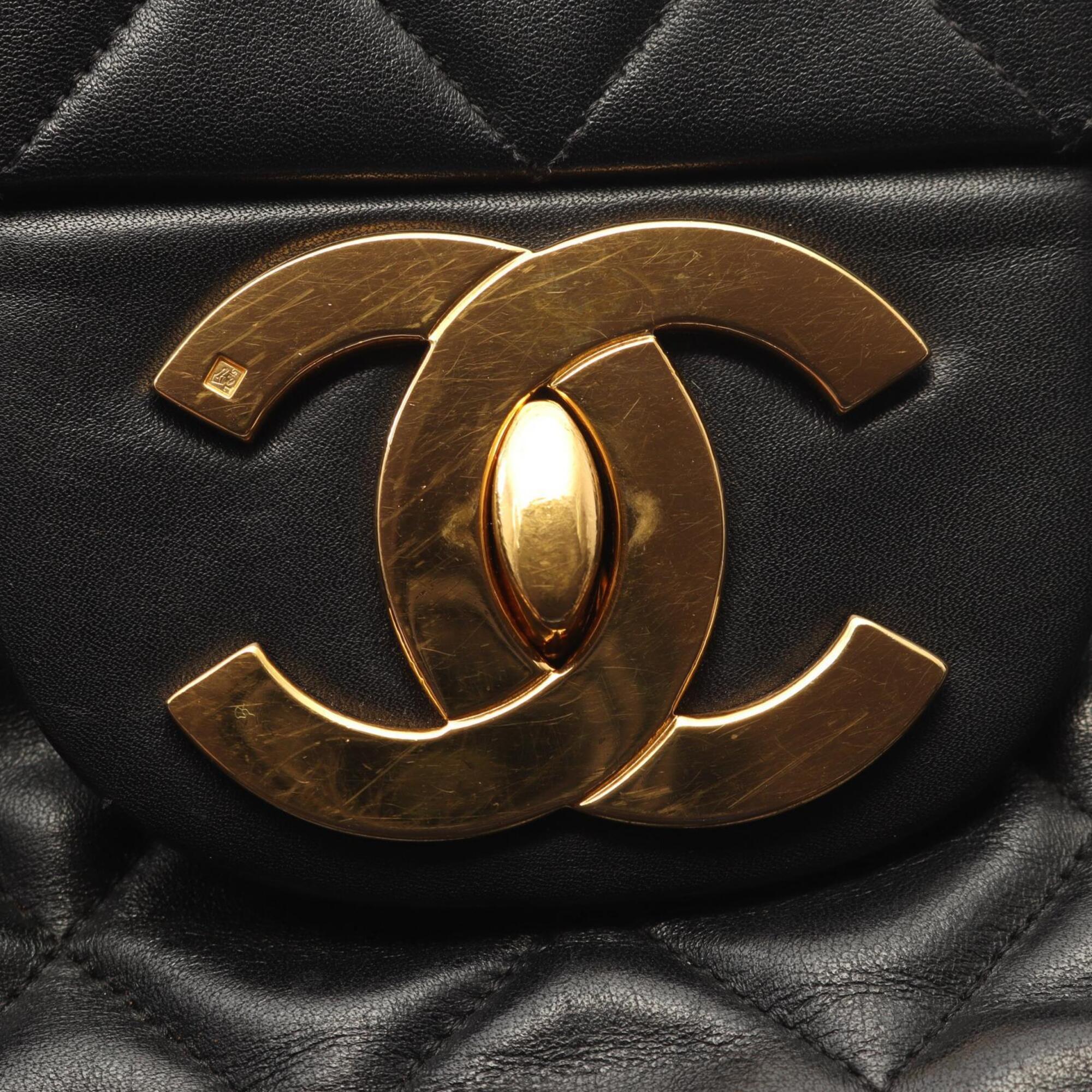 Chanel Black Leather Handbag Shoulder Bag (Pre-Owned)