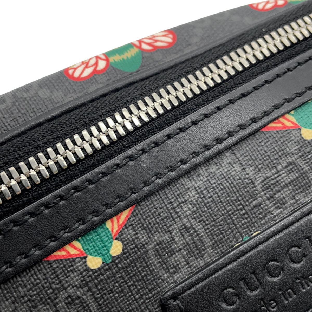 Gucci Black Gg Supreme Leather Sling Bag (Pre-Owned)