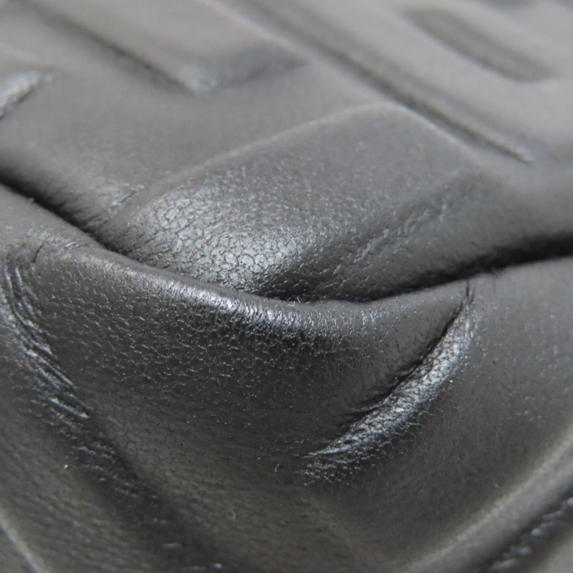 Fendi Black Leather Shoulder Bag (Pre-Owned)