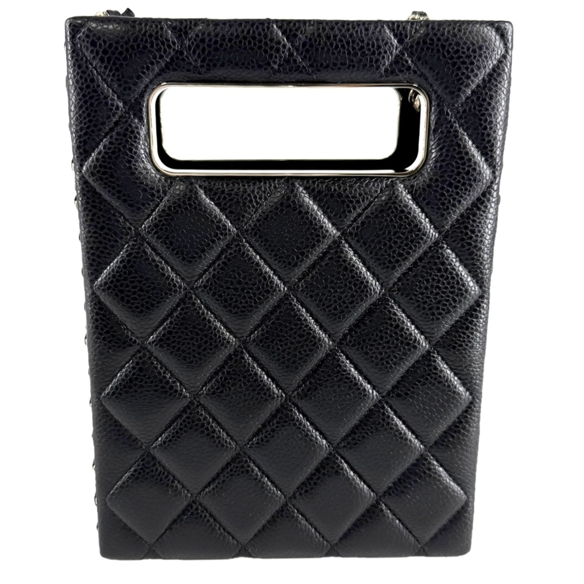 Chanel Matelasse Black Grained Calfskin Shoulder Bag (Pre-Owned)