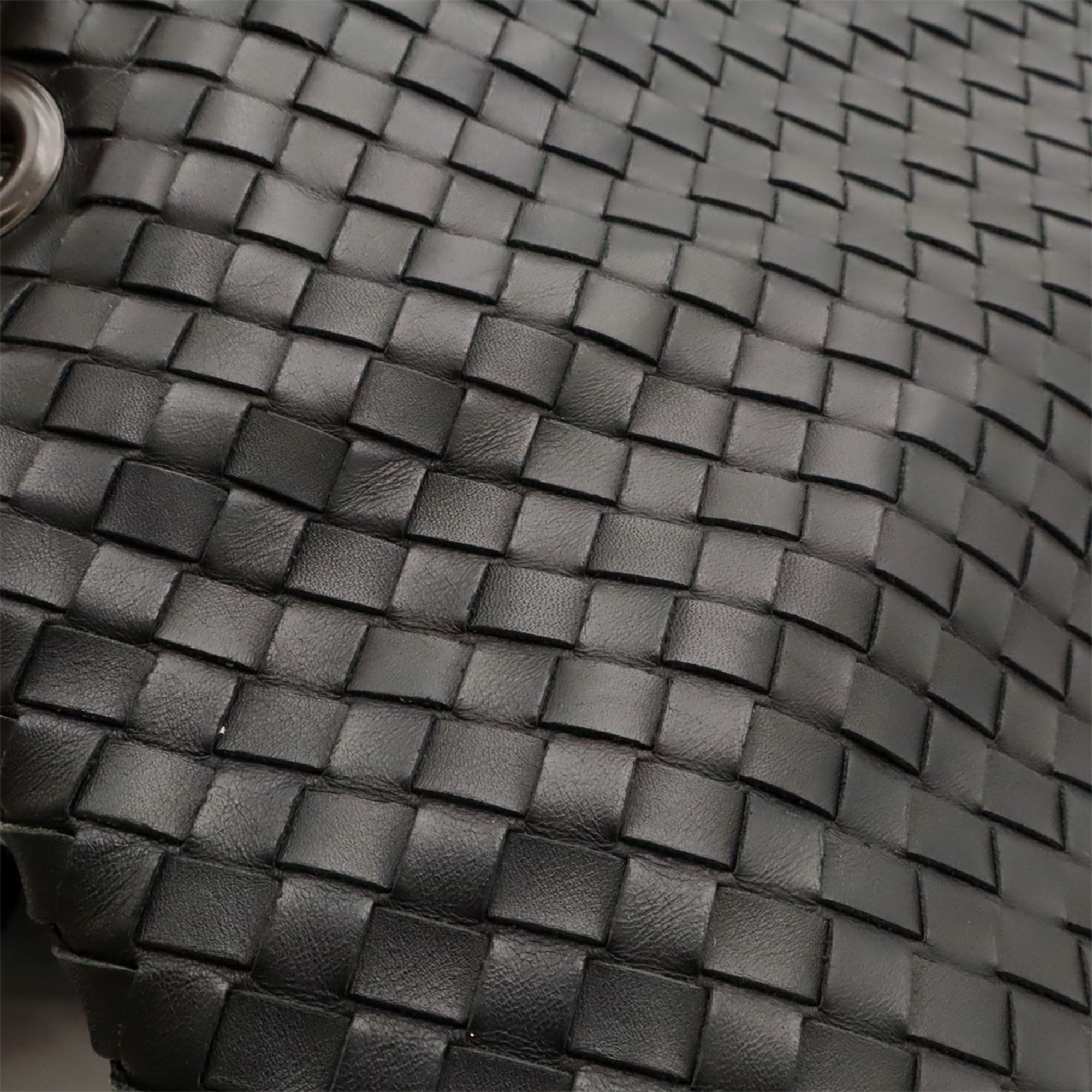 Bottega Veneta Black Leather Shoulder Bag (Pre-Owned)