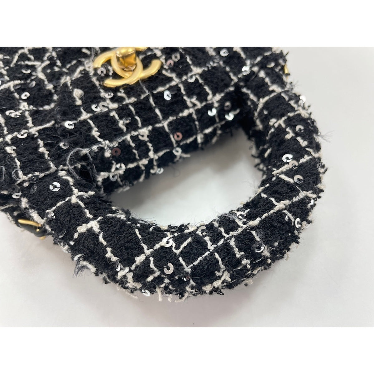 Chanel Black Shoulder Bag (Pre-Owned)