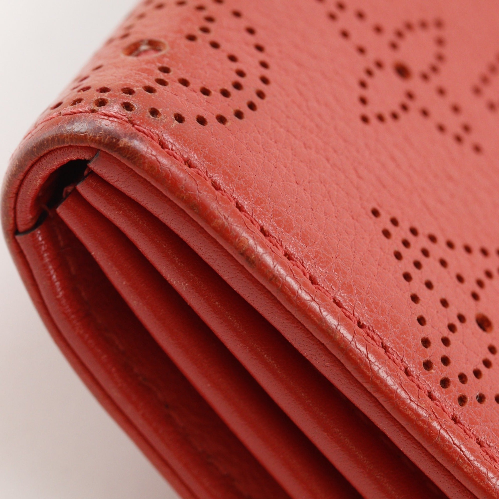 Louis Vuitton Red Color Monogram Mahina Leather Long Wallet (Bi-Fold) (Pre-Owned)