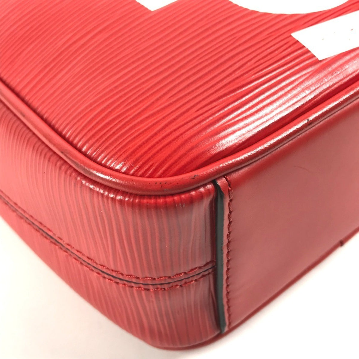 Louis Vuitton Red Color White Epi Leather Pochette Shoulder Bag (Pre-Owned)