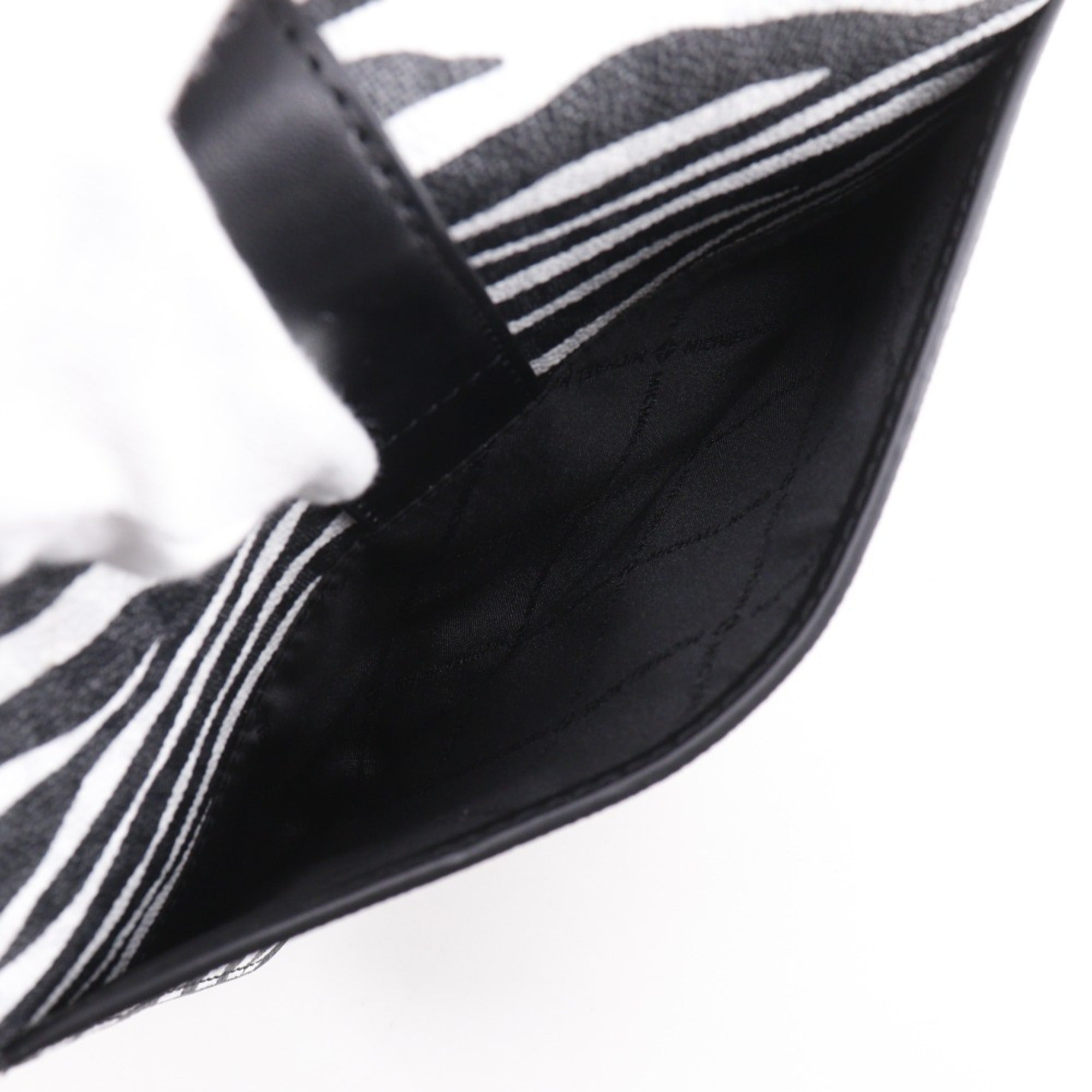 Michael Kors Black White Pvc Shoulder Bag (Pre-Owned)