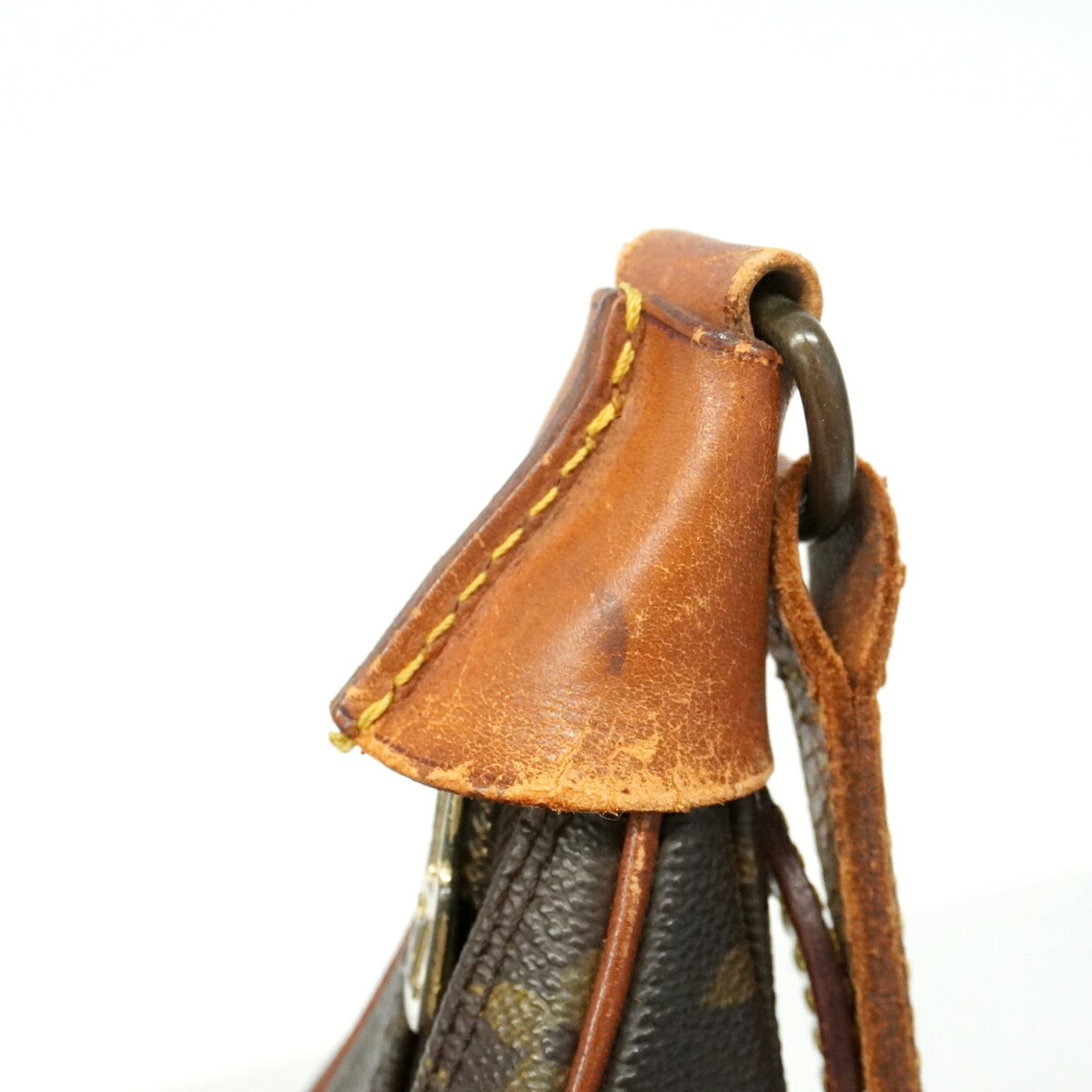 Louis Vuitton Brown Shoulder Bag (Pre-Owned)