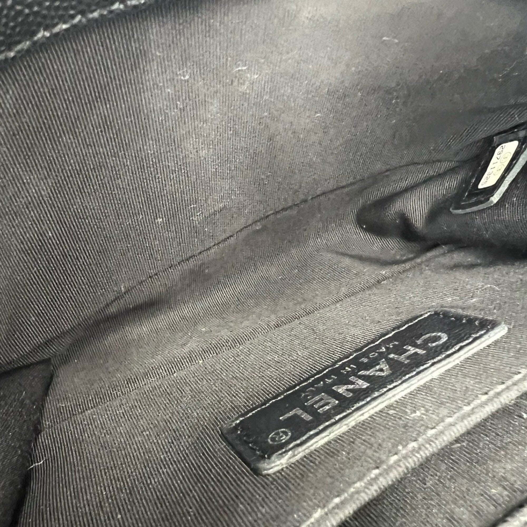 Chanel Black Grained Calfskin Shoulder Bag (Pre-Owned)