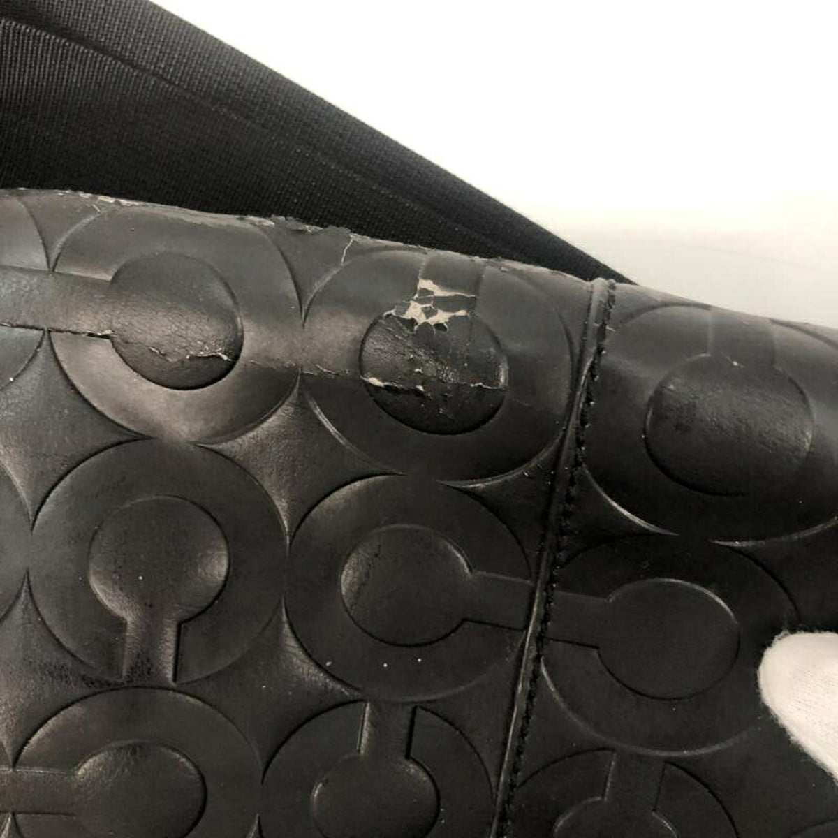 Coach Signature Black Signature Line Shoulder Bag (Pre-Owned)