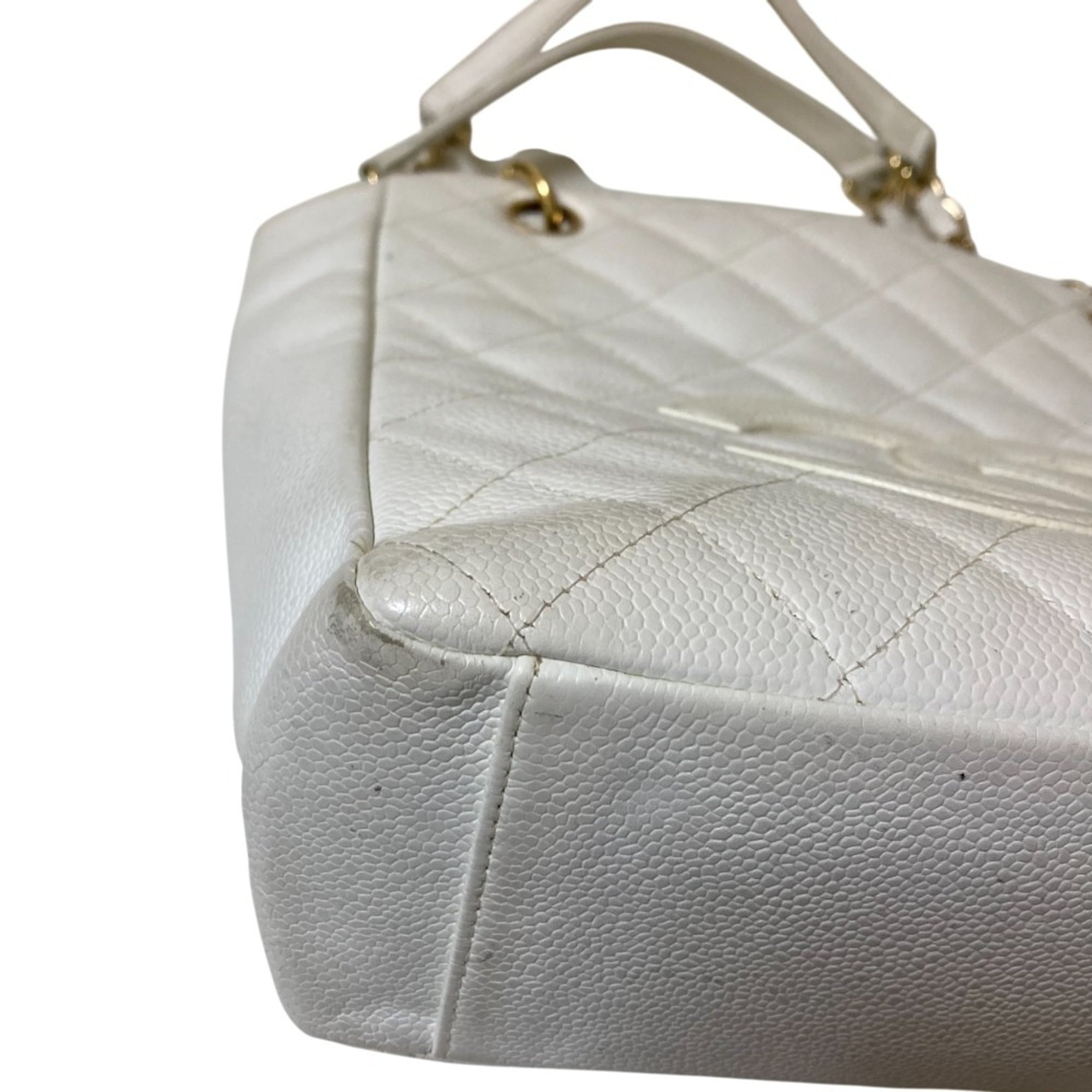 Chanel White Grained Calfskin Shoulder Bag (Pre-Owned)