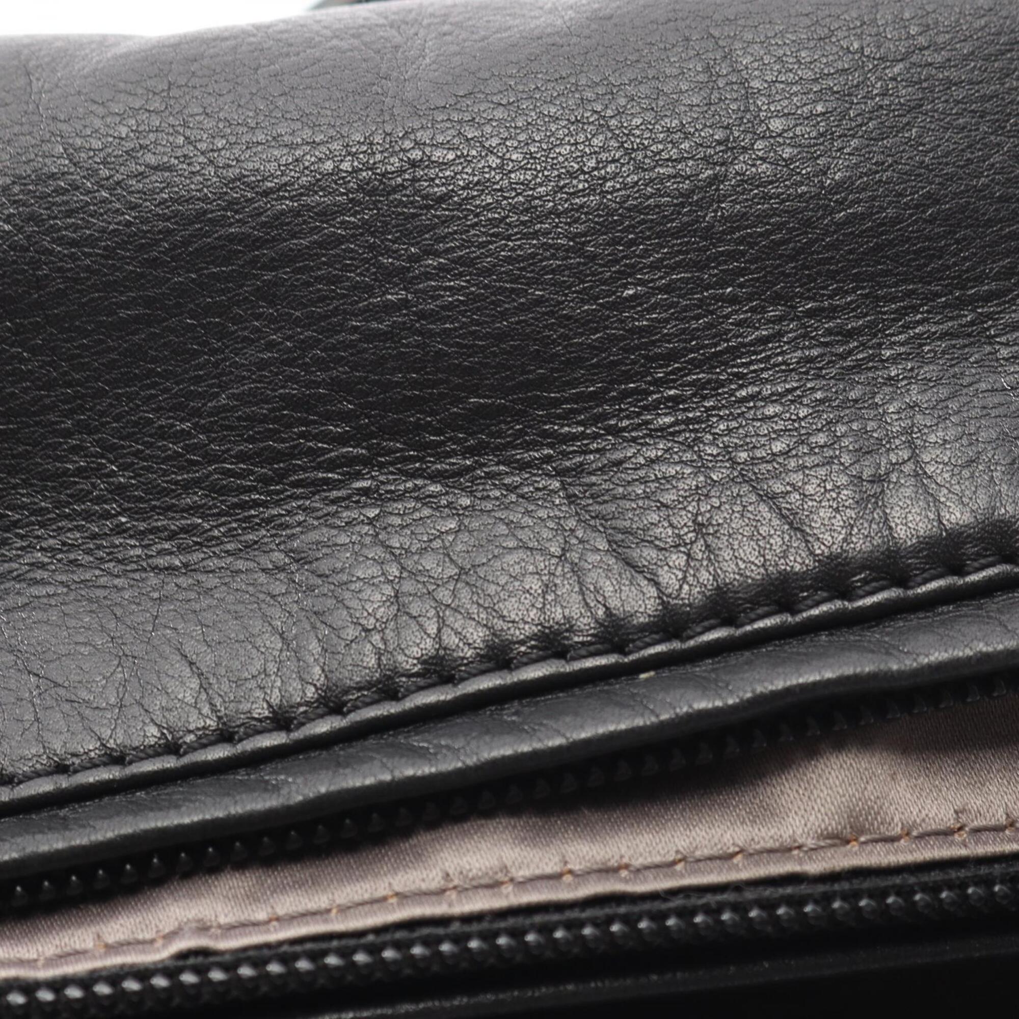 Chanel Black Leather Handbag Shoulder Bag (Pre-Owned)