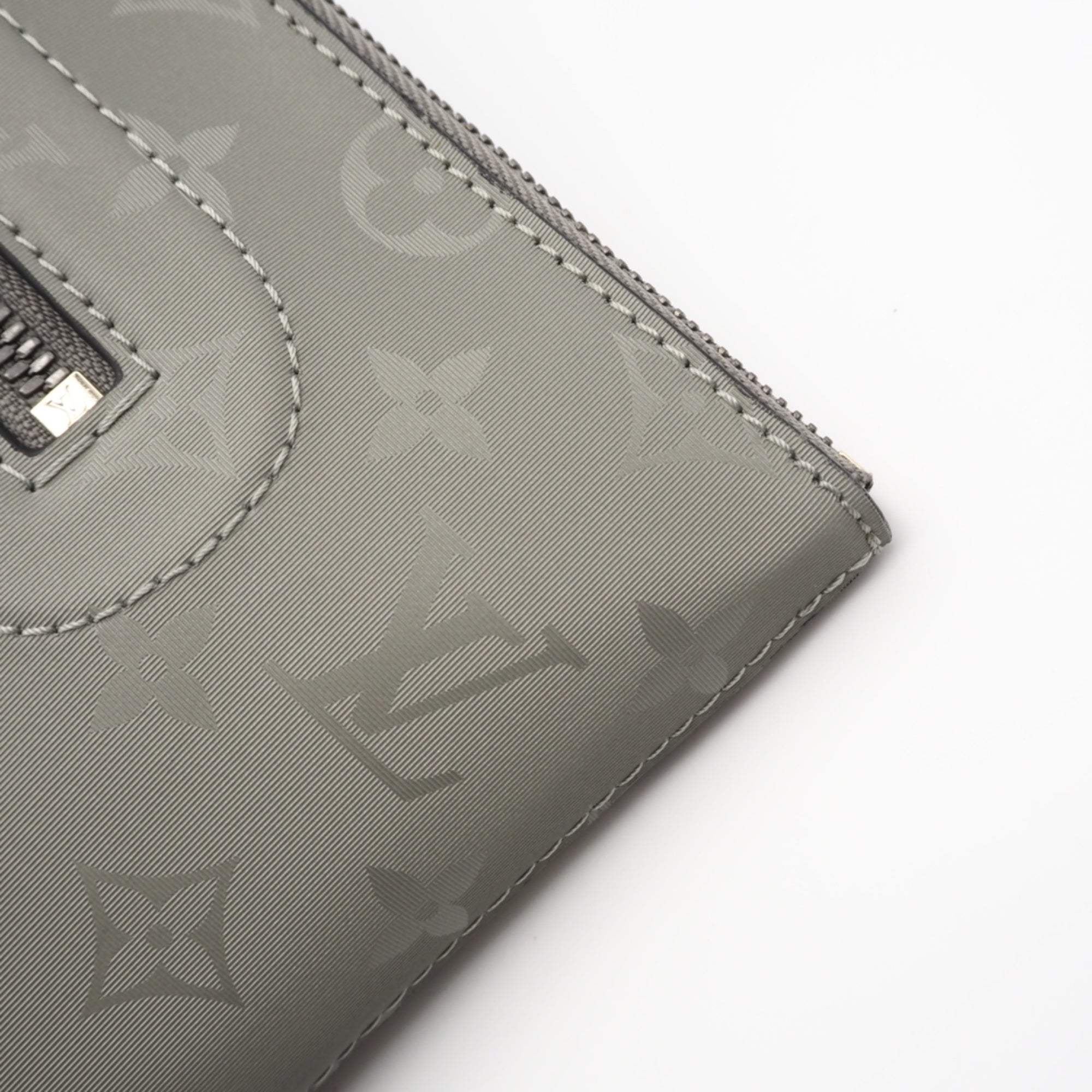 Louis Vuitton Gray Beige Monogram Clutch Bag Pochette (Pre-Owned)
