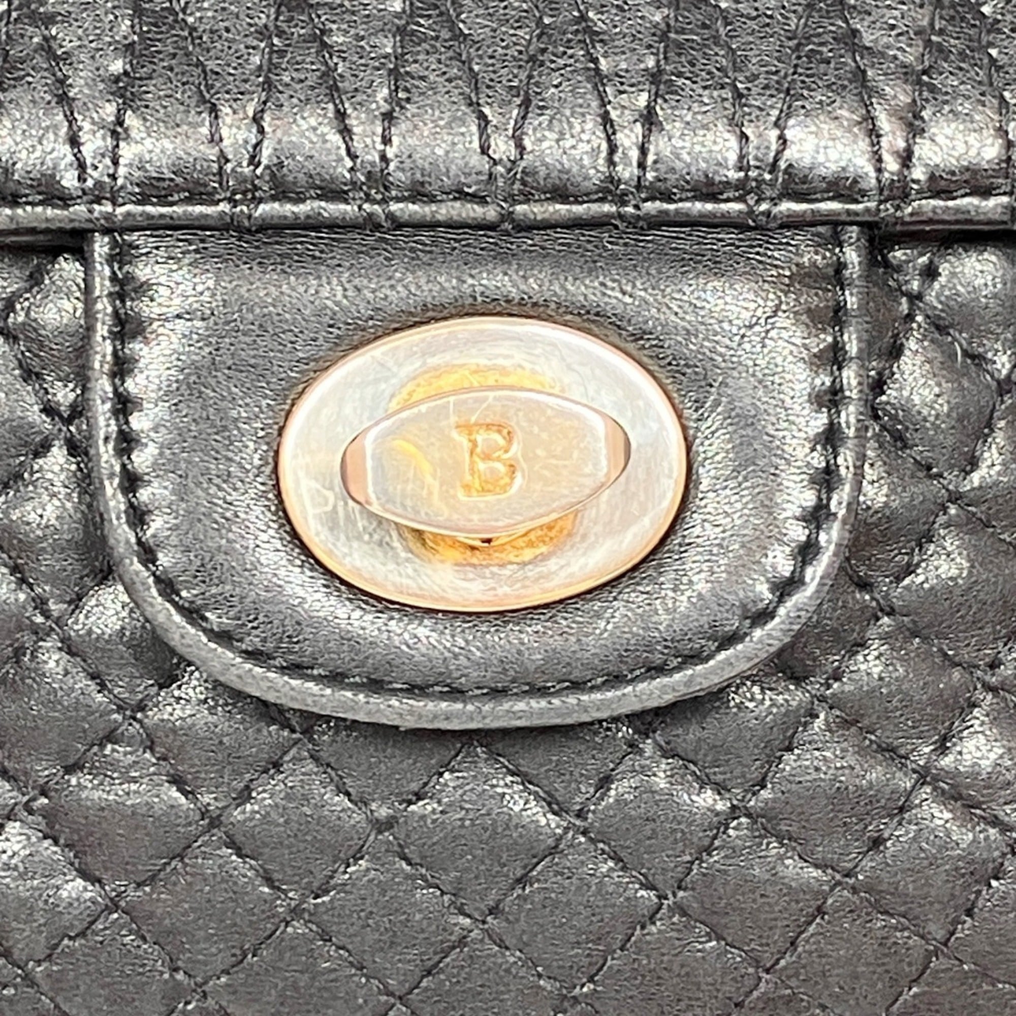 Bally Black Leather Shoulder Bag (Pre-Owned)