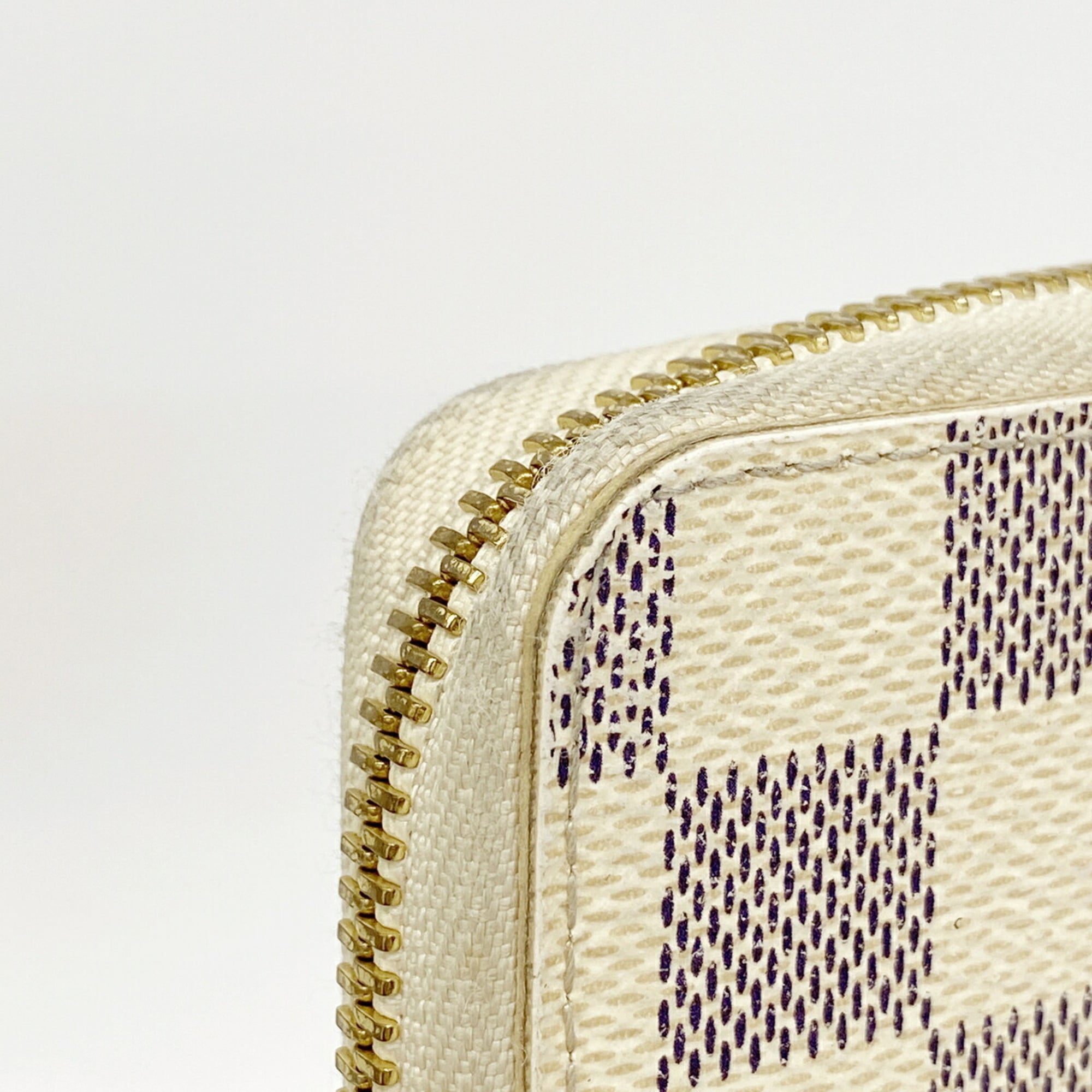 Louis Vuitton Rose Ballerine White Long Wallet (Bi-Fold) (Pre-Owned)