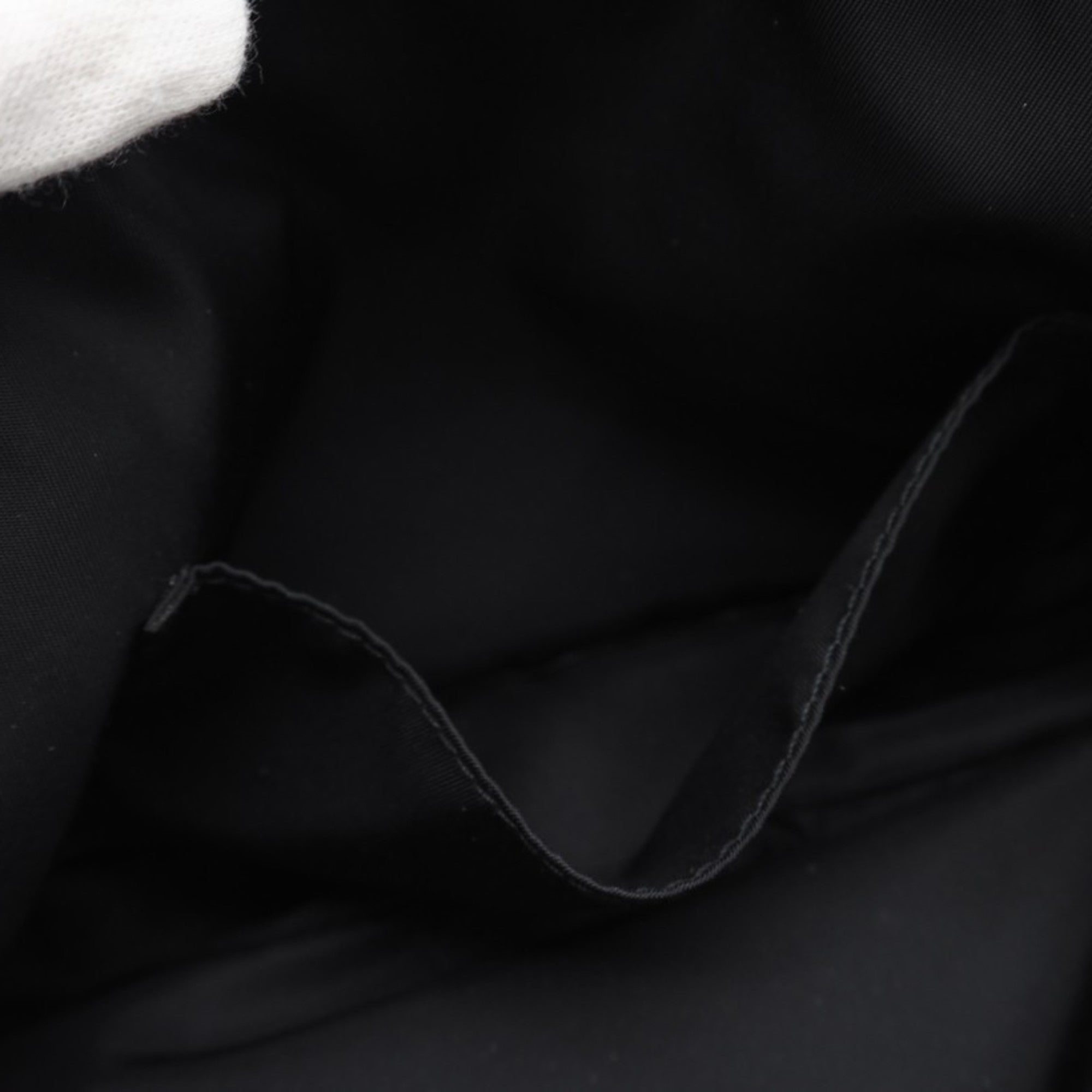 Gucci Black Nylon Leather Sling Bag (Pre-Owned)