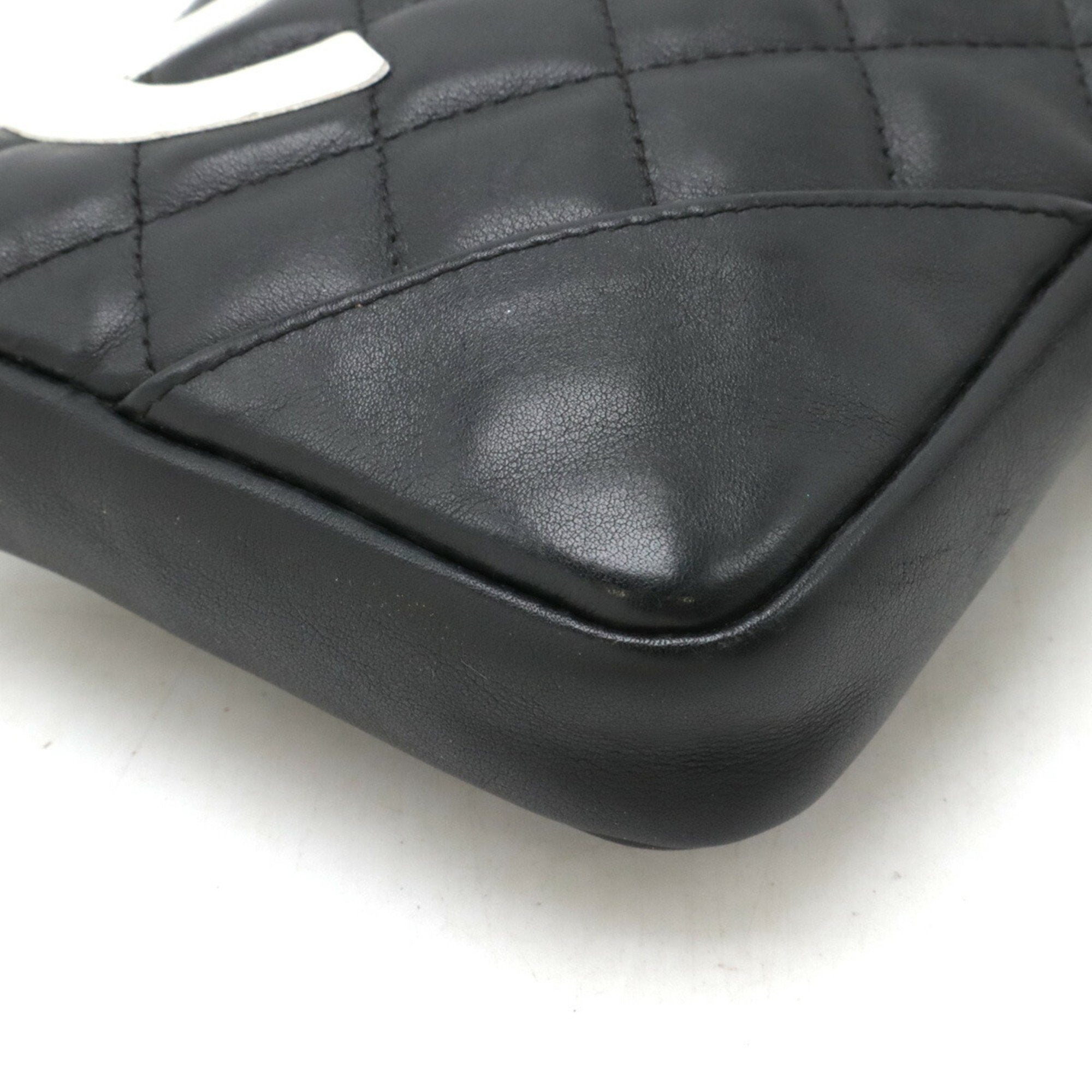 Chanel Black Pink White Leather Shoulder Bag (Pre-Owned)