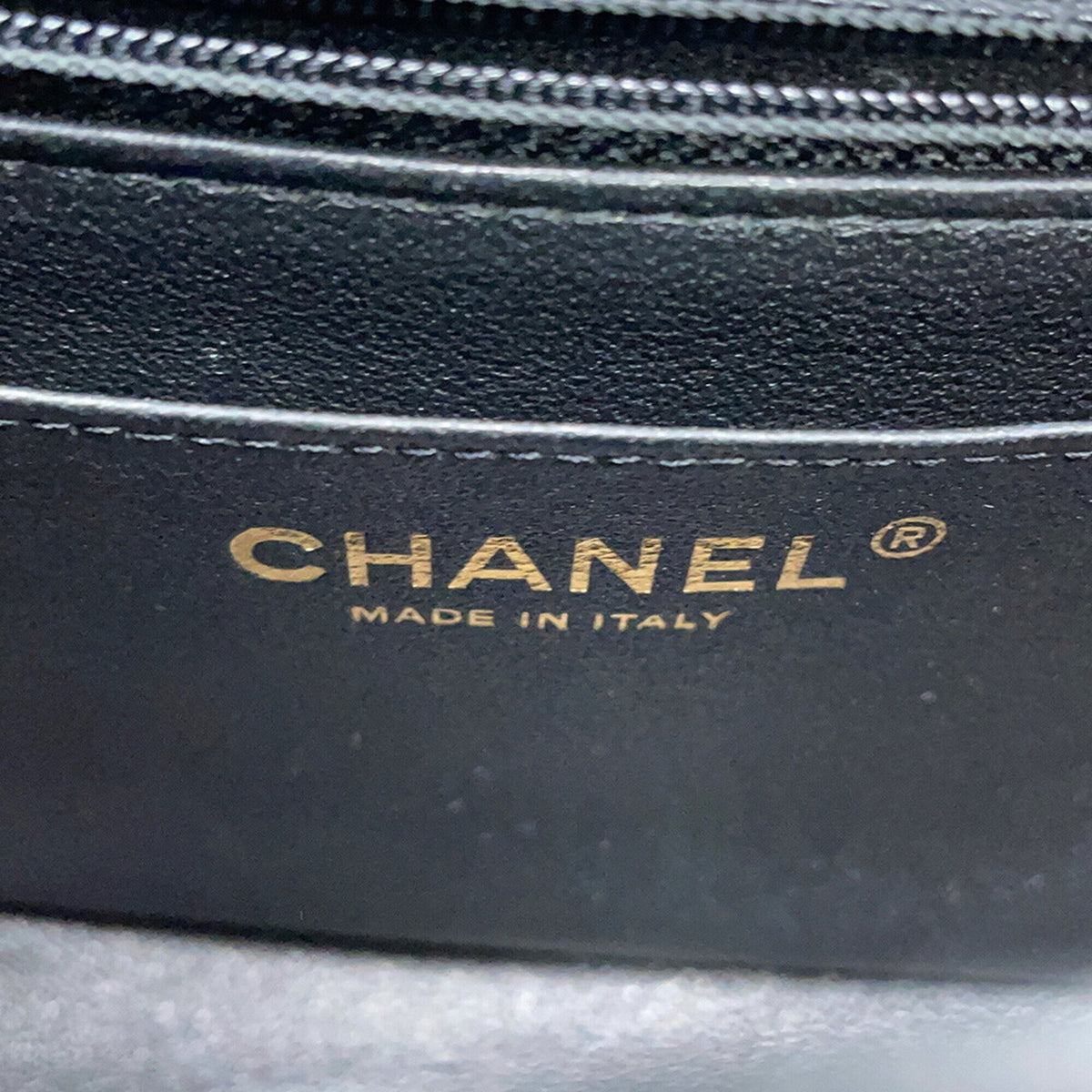 Chanel Black Leather Handbag Shoulder Bag (Pre-Owned)