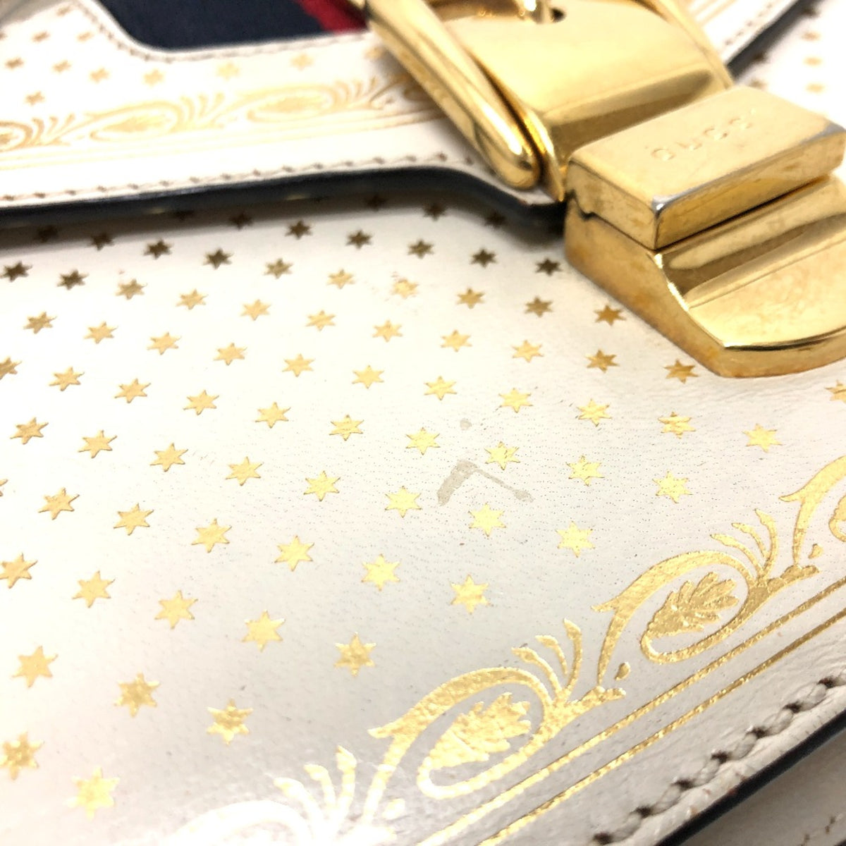 Gucci White Leather Shoulder Bag (Pre-Owned)