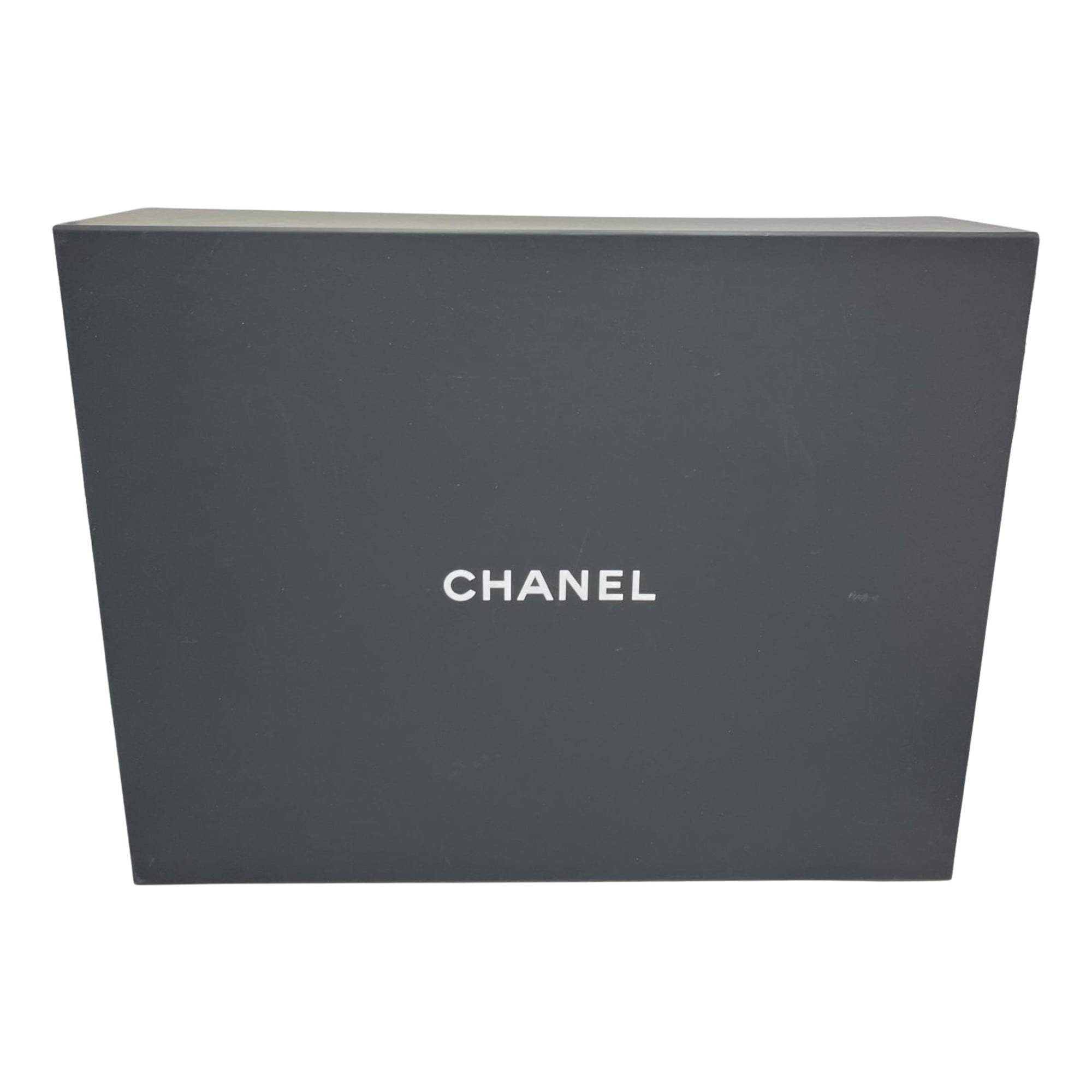 Chanel Black Leather Handbag (Pre-Owned)