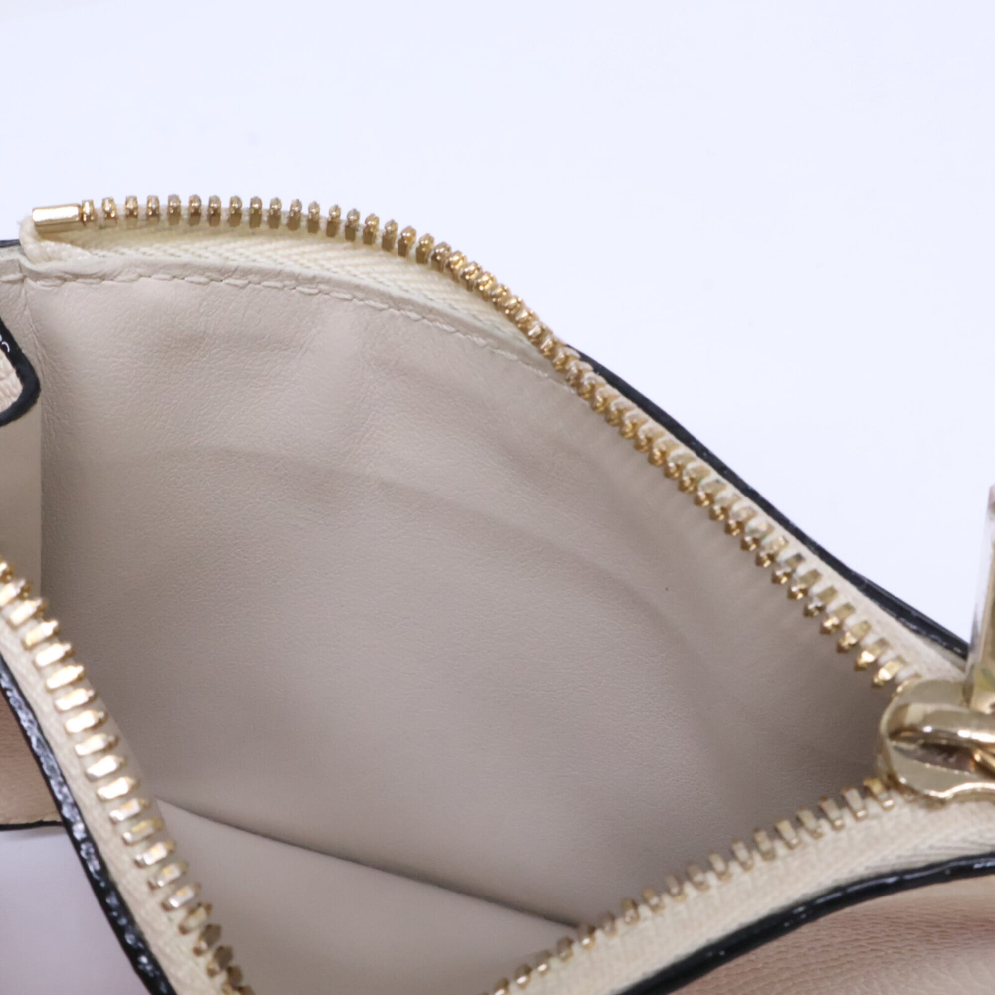 Valextra White Leather Coin Purse/Coin Case (Pre-Owned)
