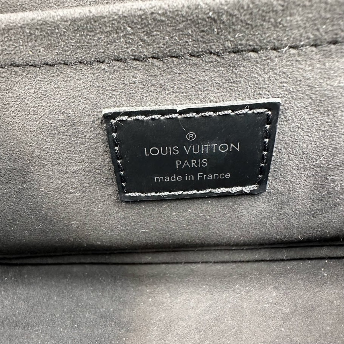 Louis Vuitton Epi Noir Epi Leather Pochette (Pre-Owned)