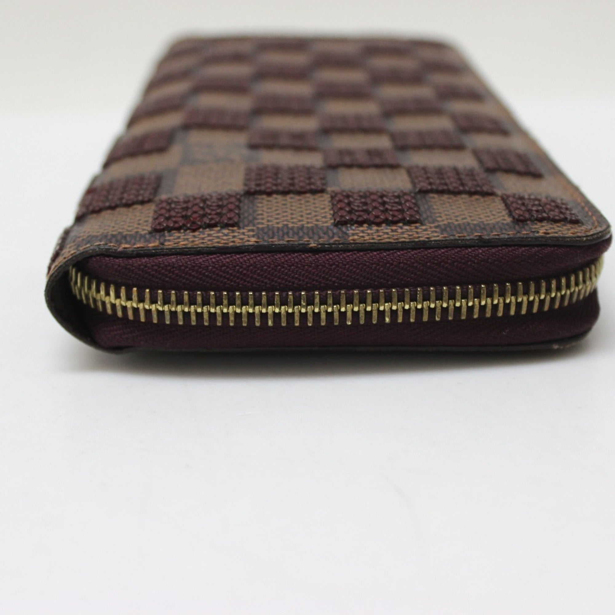 Louis Vuitton Brown Other Long Wallet (Bi-Fold) (Pre-Owned)