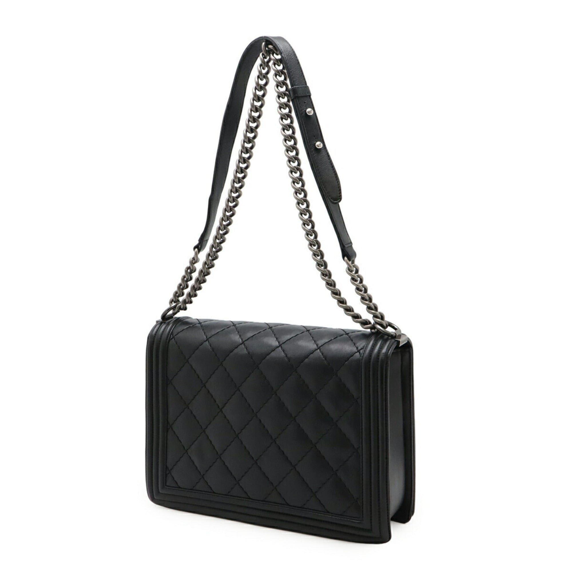 Chanel Matelasse Black Leather Shoulder Bag (Pre-Owned)