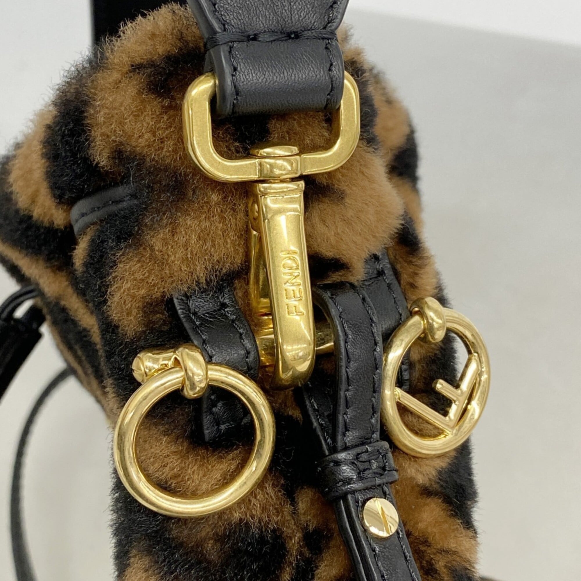 Fendi Black Brown Fur Handbag (Pre-Owned)