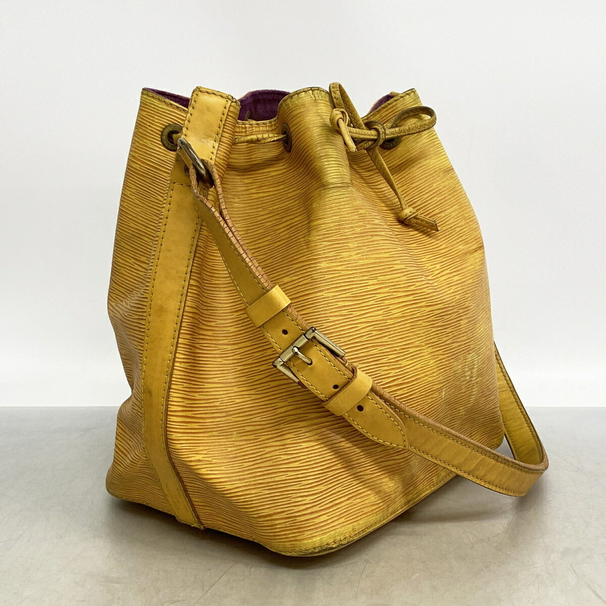 Louis Vuitton Jaune Shoulder Bag (Pre-Owned)