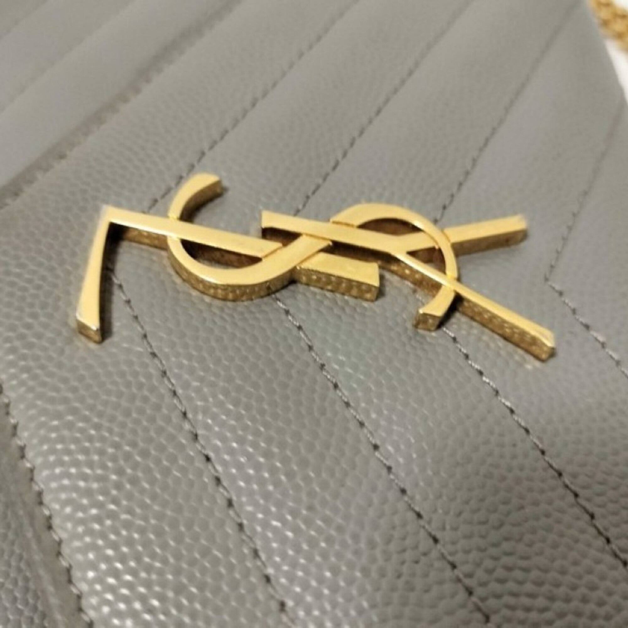 Yves Saint Laurent Gray Leather Chain/Shoulder Wallet (Pre-Owned)