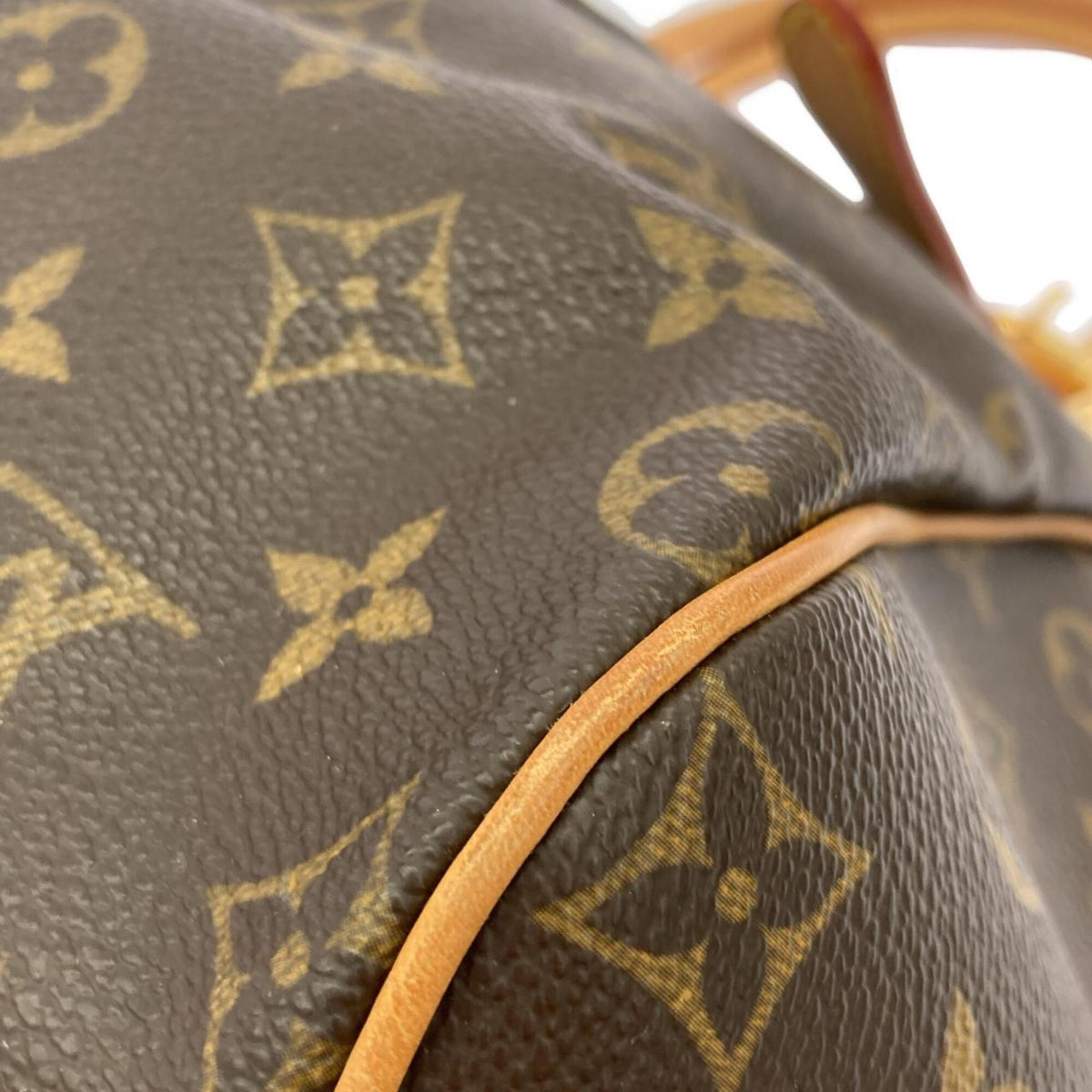 Louis Vuitton Marron Coated Canvas Shoulder Bag (Pre-Owned)