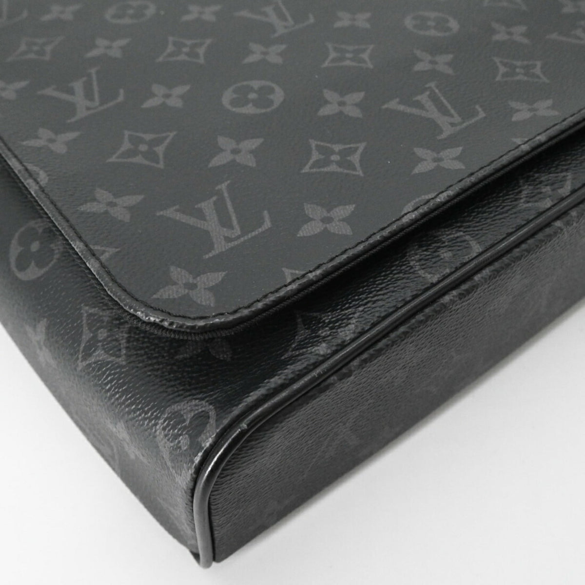 Louis Vuitton Monogram Eclipse Black Monogram Eclipse Messenger Bag Shoulder Bag (Pre-Owned)