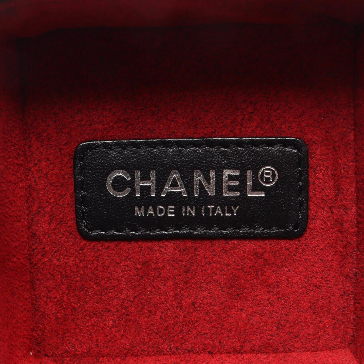 Chanel Chocolate Bar Black Patent Leather Handbag (Pre-Owned)