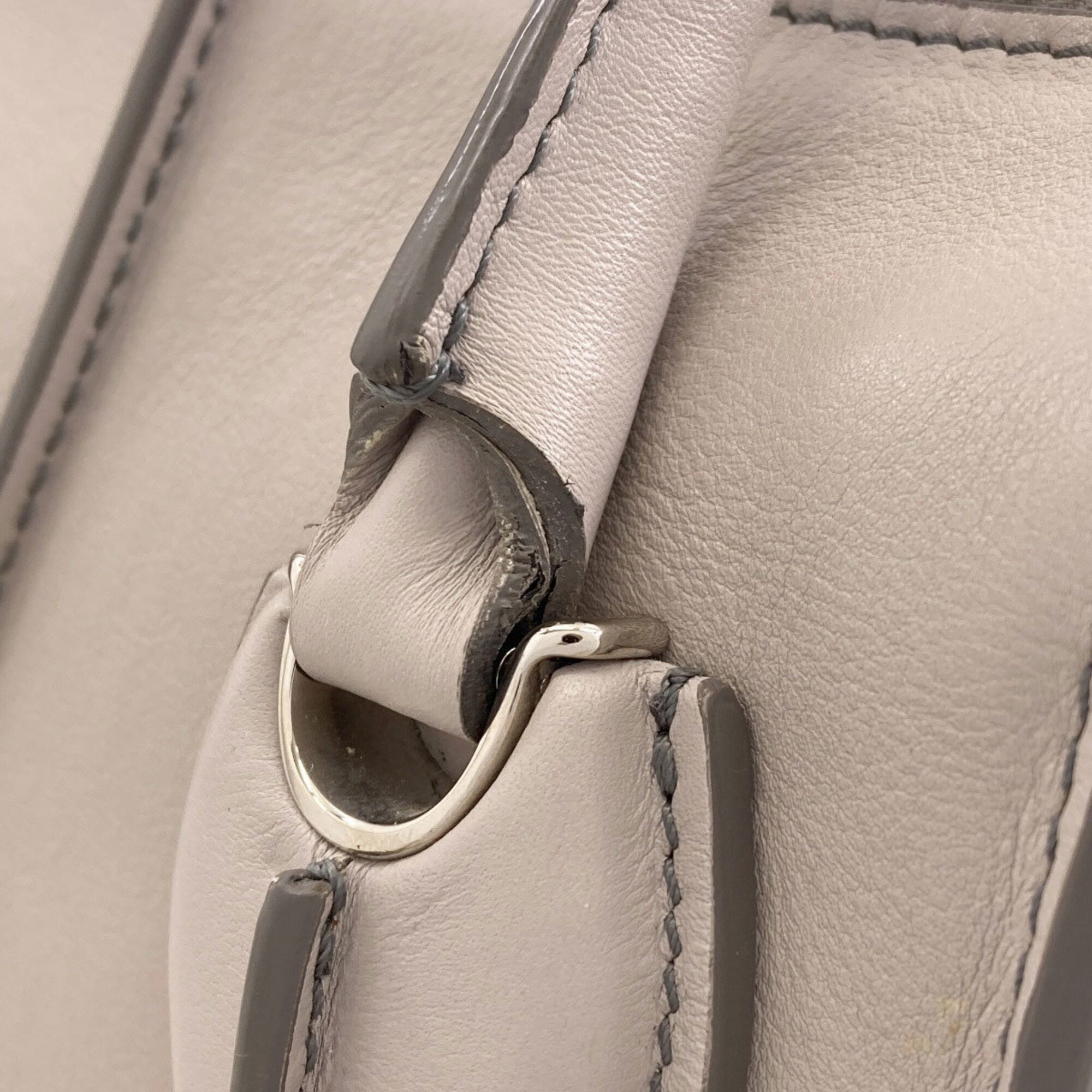 Tod's Gray Leather Handbag (Pre-Owned)