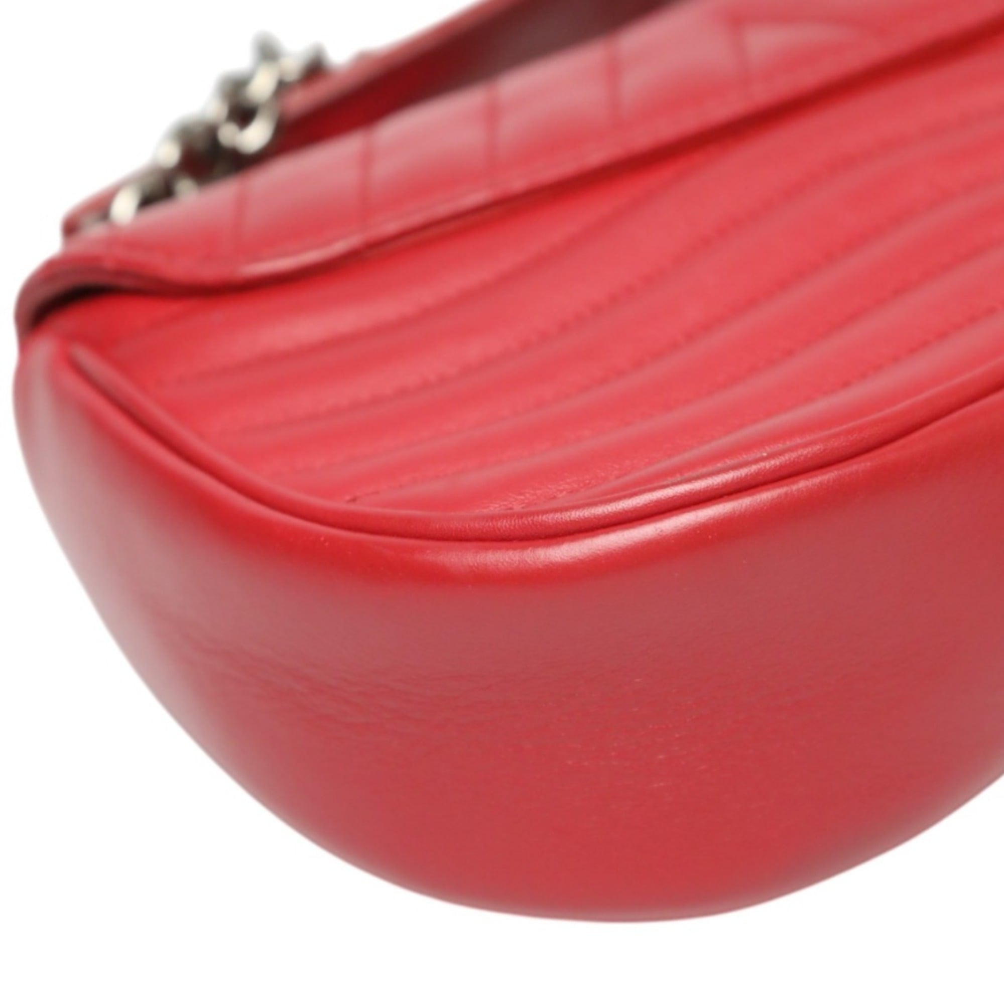 Louis Vuitton Red Color Leather Shoulder Bag (Pre-Owned)