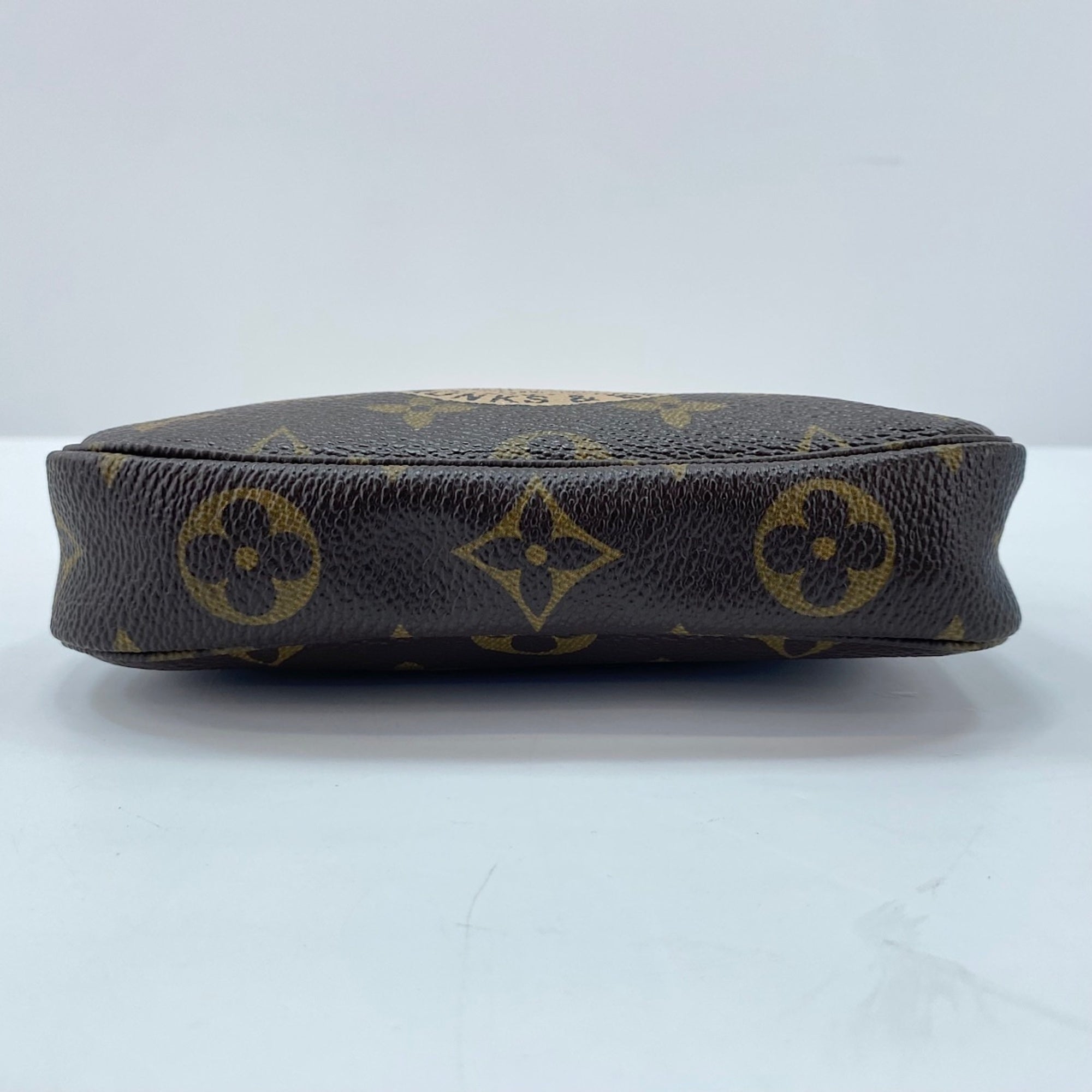 Louis Vuitton Brown Handbag Pochette (Pre-Owned)
