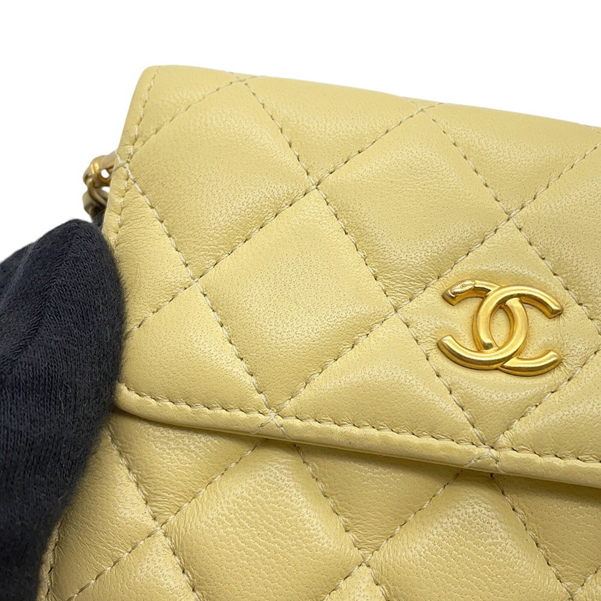 Chanel Yellow Leather Handbag Shoulder Bag (Pre-Owned)