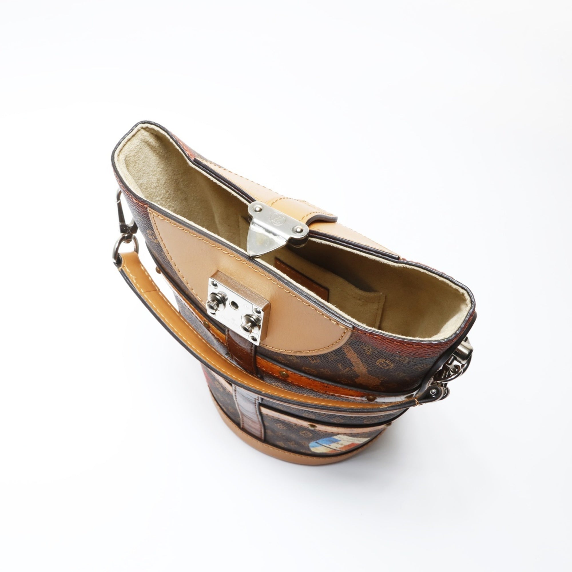 Louis Vuitton Brown Shoulder Bag (Pre-Owned)