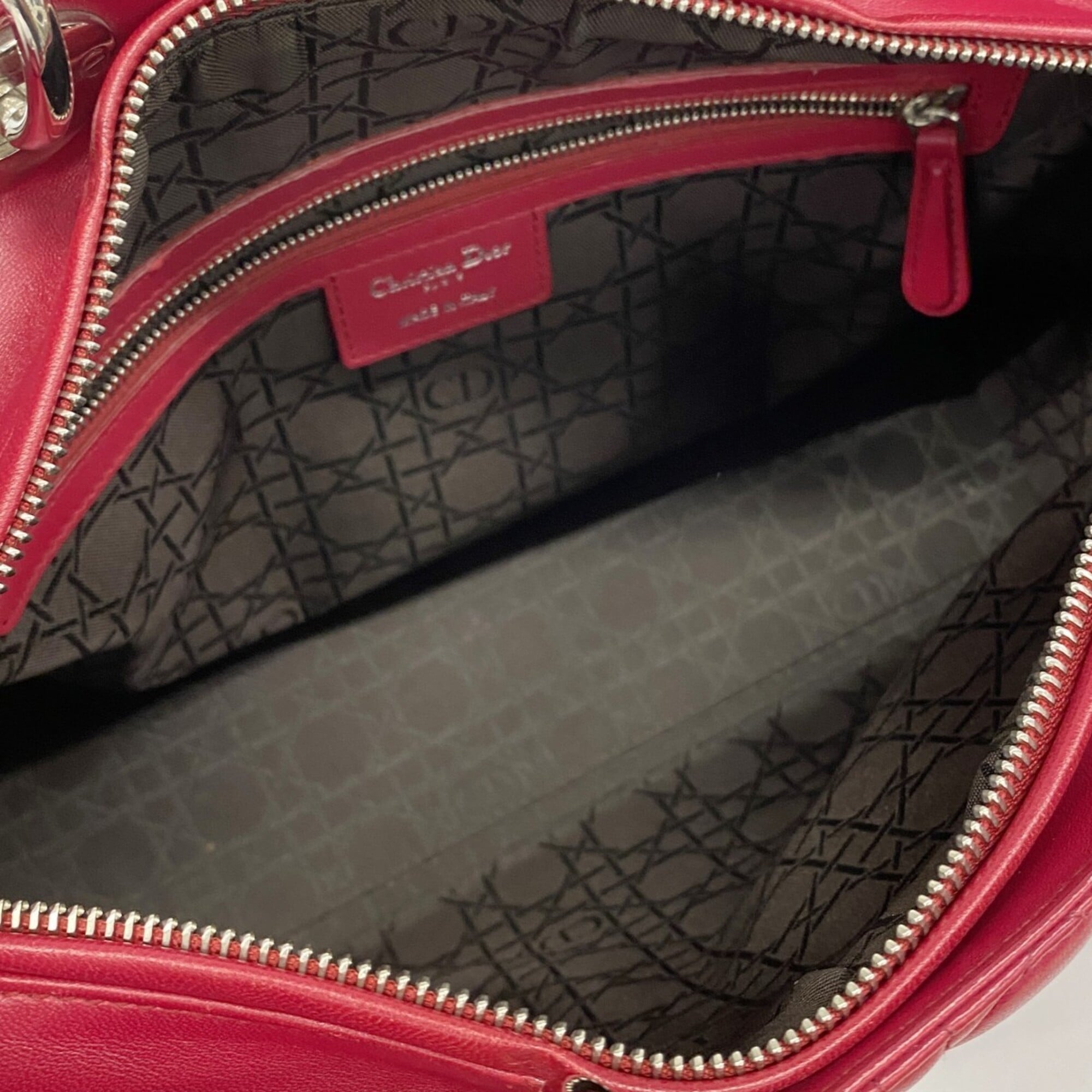 Christian Dior Red Color Leather Handbag (Pre-Owned)